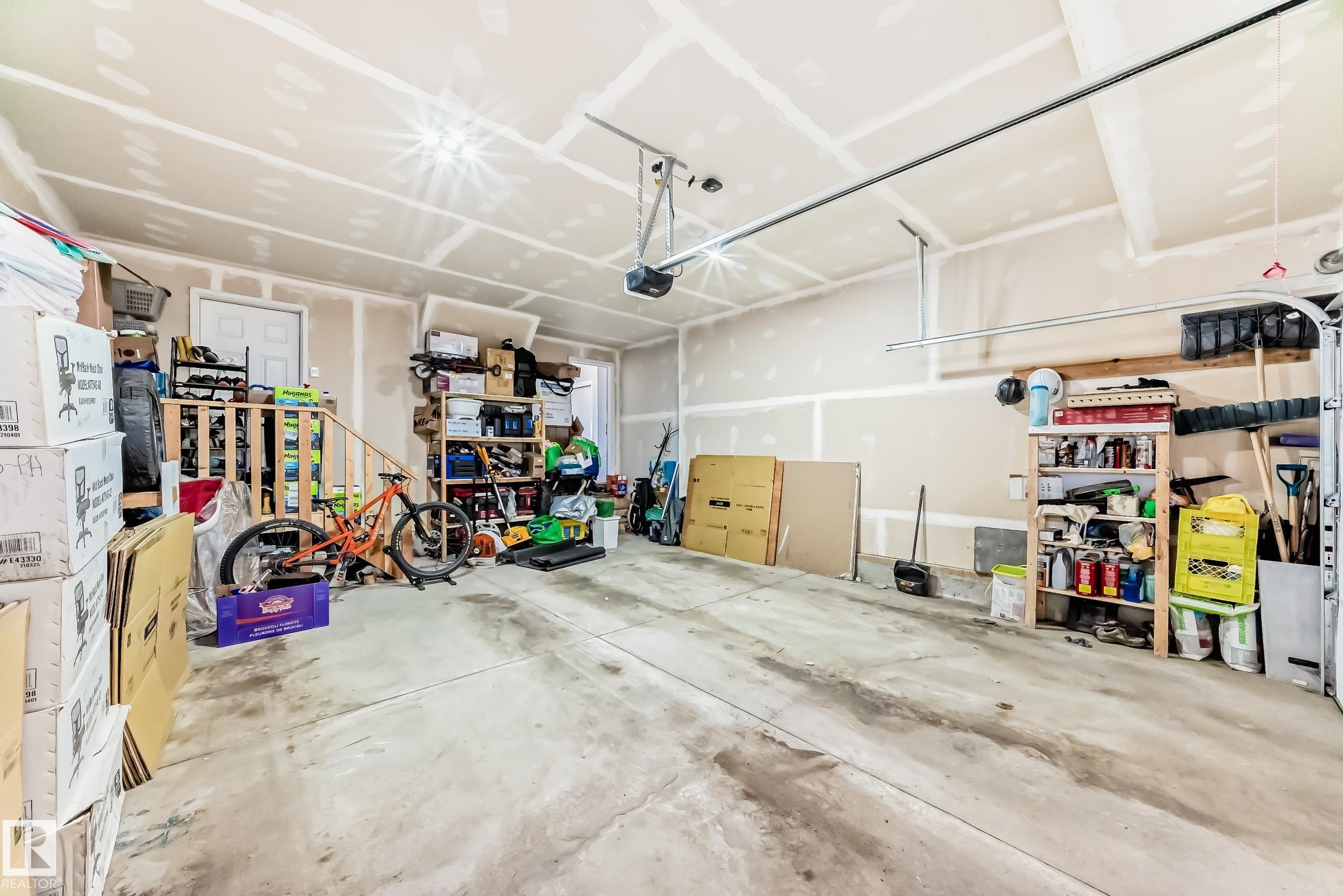 https://zimg.paragon.ice.com/ParagonImages/Property/PM/RAE/225398837/62/0/0/97075cf27a7fb6c0043bf50fad093c3e/1/8564de10ab3889f675e9d1e4ffedae44/225398837-c07ceed1-4105-44b0-8fb9-508625cc6738.JPG