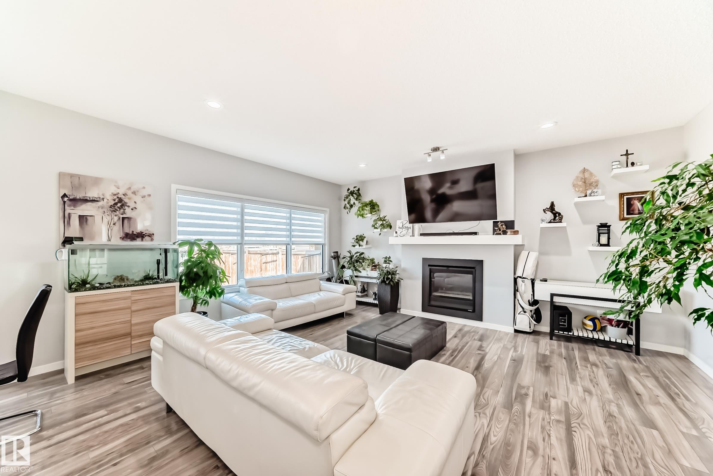 https://zimg.paragon.ice.com/ParagonImages/Property/PM/RAE/225398837/8/0/0/3e9885c8e33464851da5e7db21a4bf58/1/8564de10ab3889f675e9d1e4ffedae44/225398837-1b6d780b-5efd-4be1-a44f-41ecf62f106e.JPG