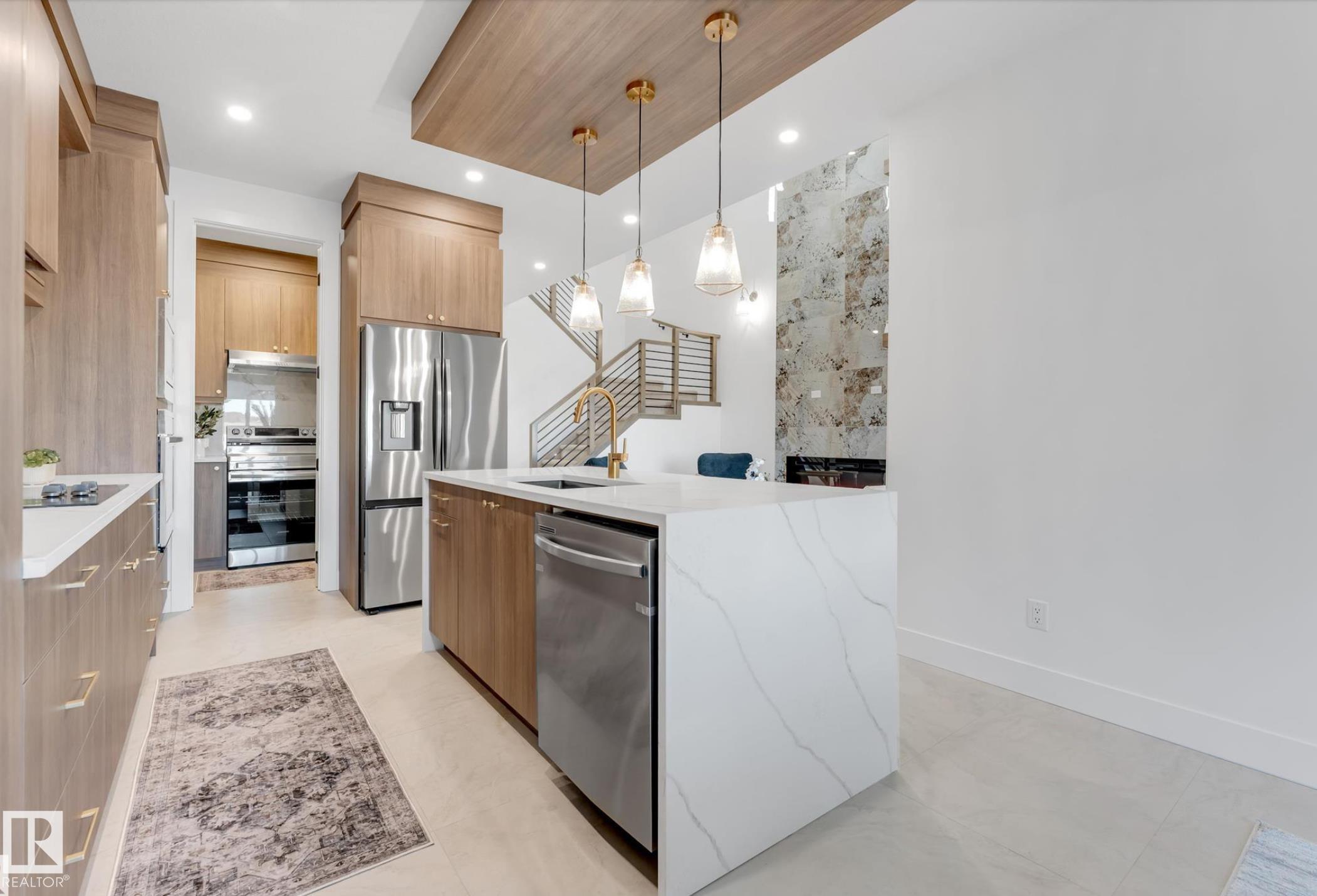 https://zimg.paragon.ice.com/ParagonImages/Property/PM/RAE/225398841/17/0/0/77897bb6707b8ef5a414de11e8d7abdc/1/53a34df92ca63534df4b3ad929300e41/225398841-9112711e-faa6-4f4e-a221-a94ef546efec.JPG