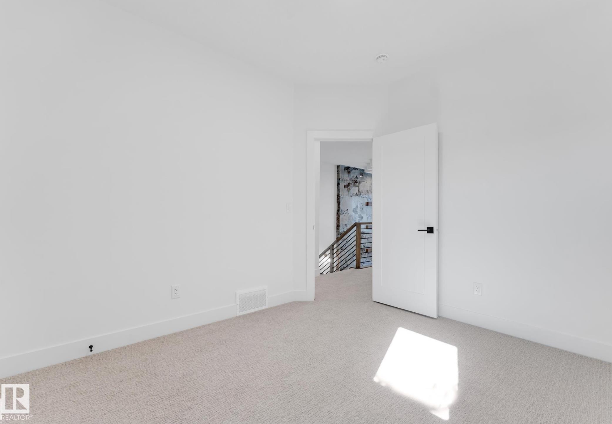 https://zimg.paragon.ice.com/ParagonImages/Property/PM/RAE/225398841/19/0/0/cf6d0272e3cafaf7d9a1bb851cac52f3/1/53a34df92ca63534df4b3ad929300e41/225398841-d62651f3-a920-47ba-aee8-1f1f4182c7b2.JPG