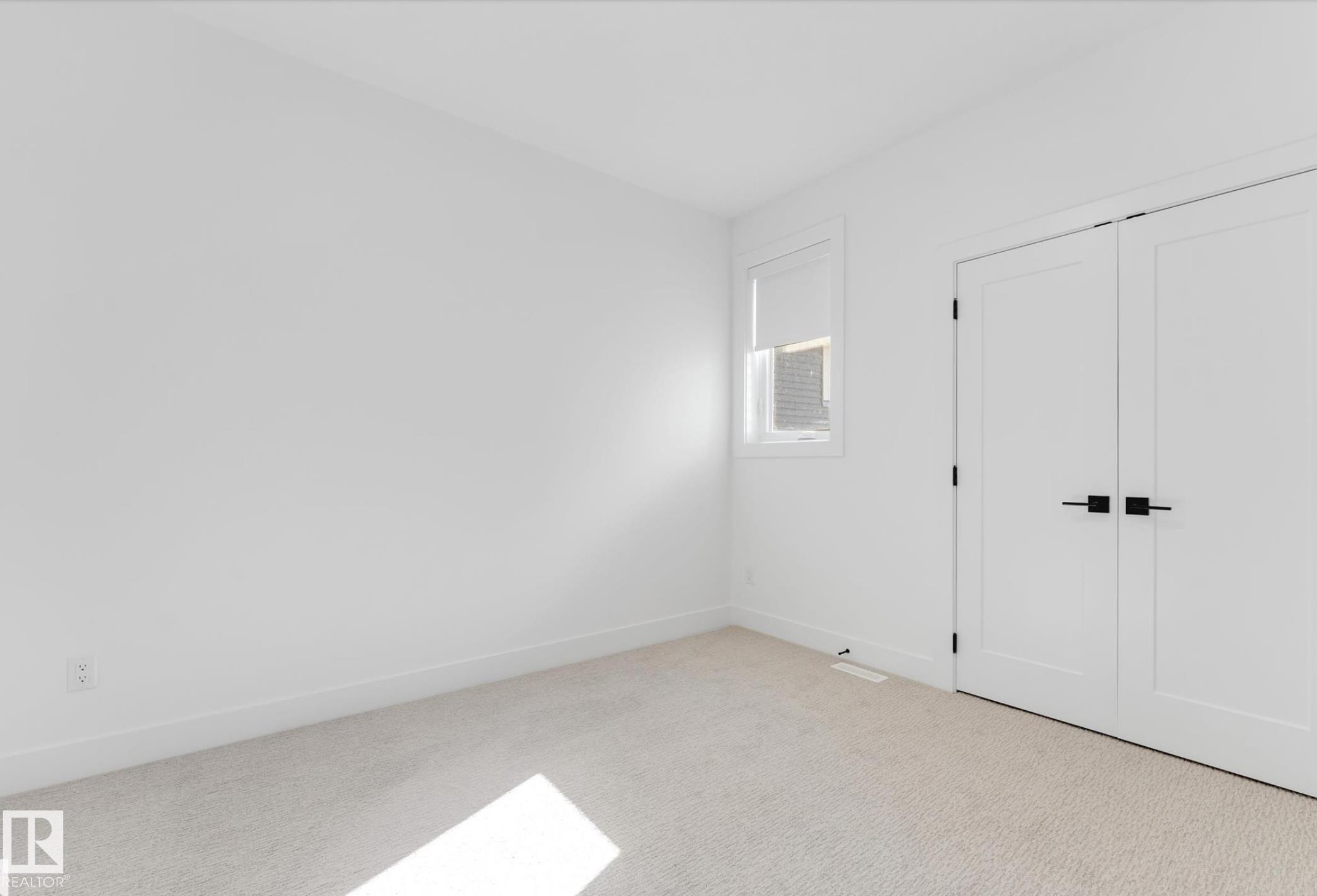 https://zimg.paragon.ice.com/ParagonImages/Property/PM/RAE/225398841/20/0/0/47575ca4129936a920d04d18b2051b31/1/53a34df92ca63534df4b3ad929300e41/225398841-ddaeb8c1-3875-4eb2-8875-f596a7b36775.JPG