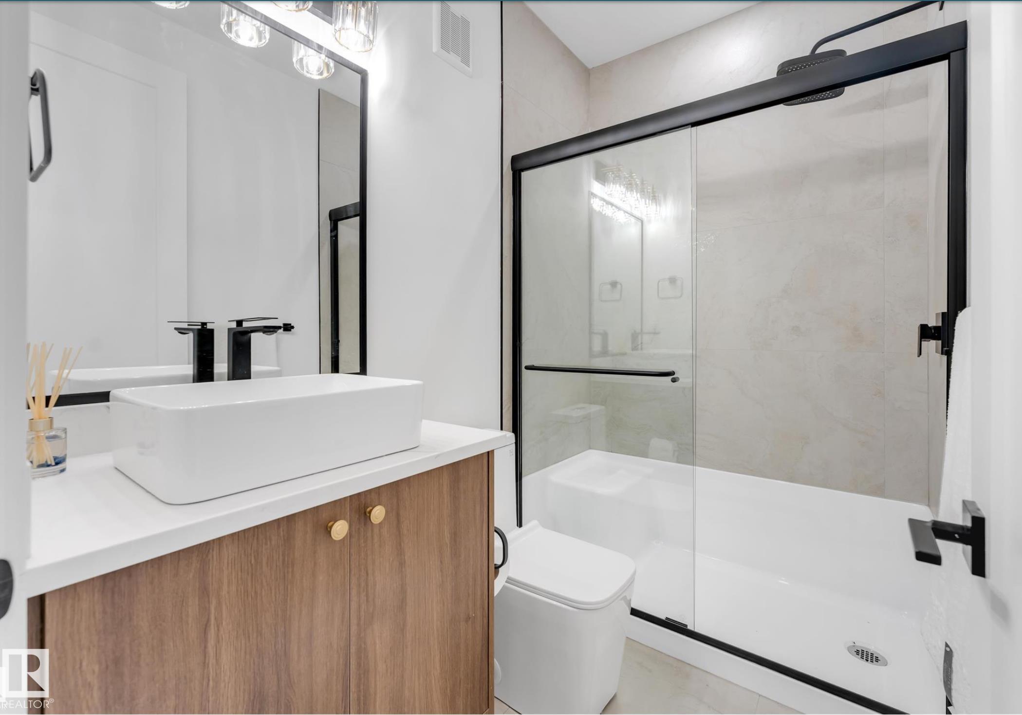 https://zimg.paragon.ice.com/ParagonImages/Property/PM/RAE/225398841/23/0/0/32de3a9b99fa4ecb05f9a7463df3d08f/1/53a34df92ca63534df4b3ad929300e41/225398841-79b81474-e373-4179-8a43-bfadf17db3d8.JPG