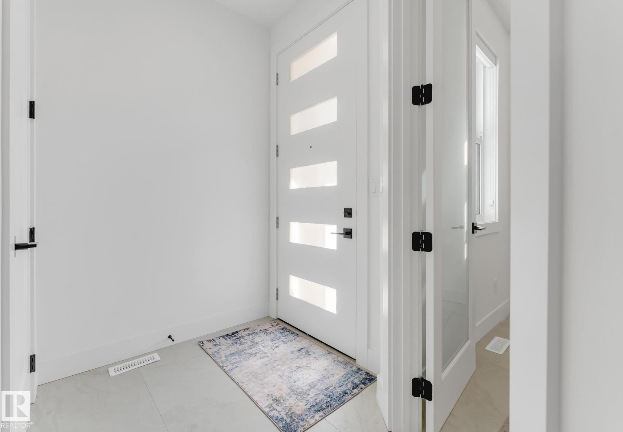 Picture for 4727 17 AV SW SW