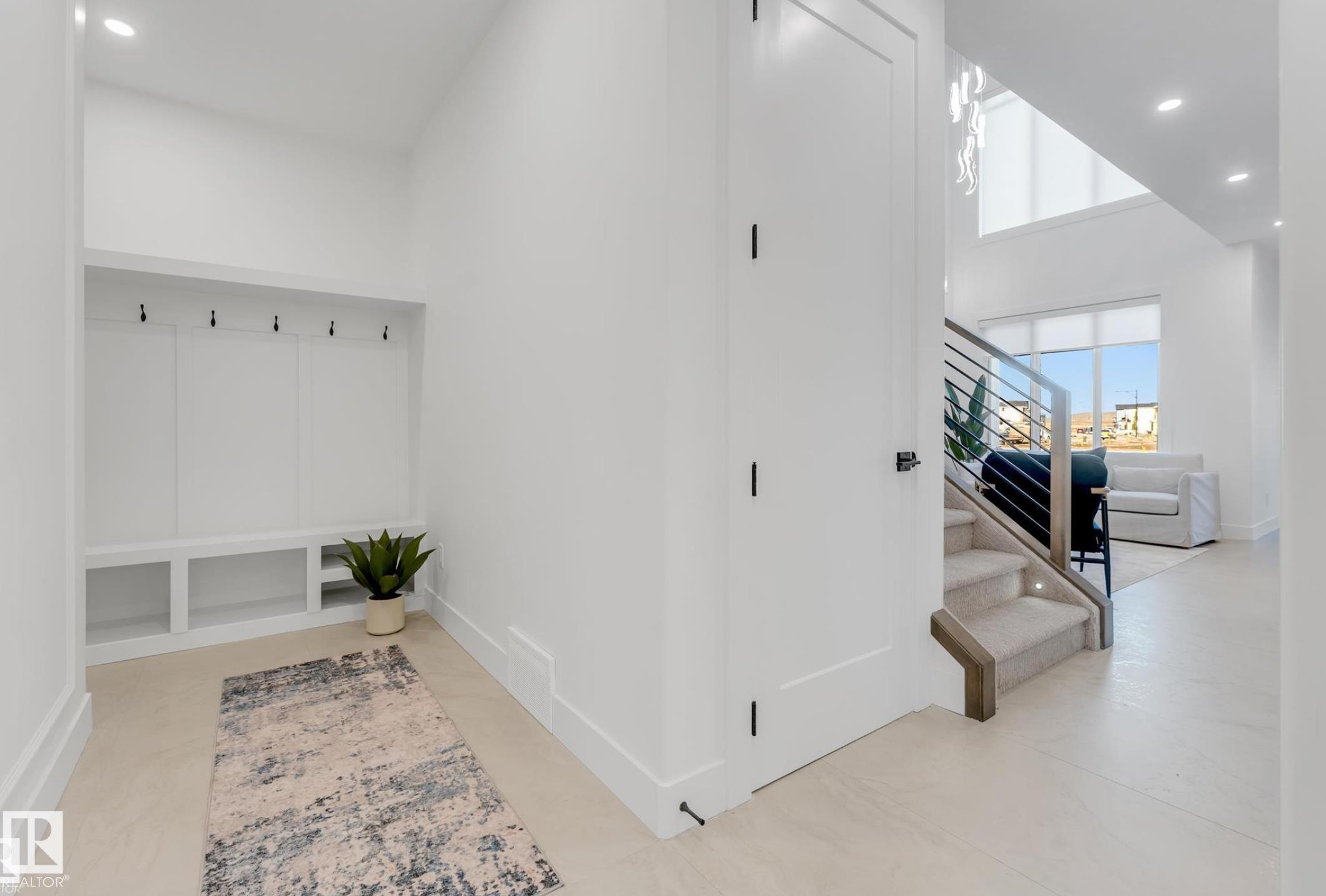 https://zimg.paragon.ice.com/ParagonImages/Property/PM/RAE/225398841/8/0/0/edb4894461b5fb09b0558007ef034575/1/53a34df92ca63534df4b3ad929300e41/225398841-bbaa72ef-47a8-4e33-9c4f-cf3d69dd2231.JPG