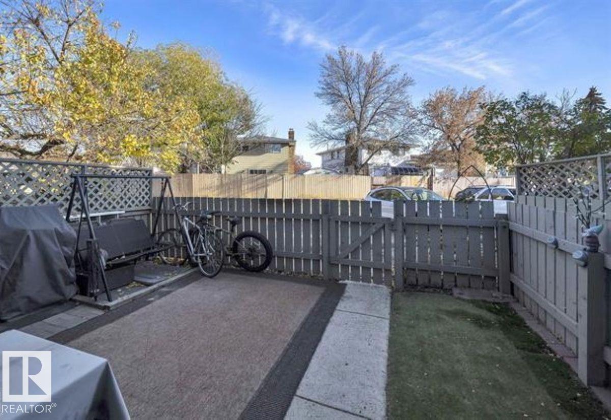 https://zimg.paragon.ice.com/ParagonImages/Property/PM/RAE/225398850/16/0/0/3f784a95b0952d6049980efa60e2c70c/1/bef89243fae1f3c3951c7ab87ee23179/225398850-6ced410e-ef5c-46da-87aa-953c4e5a1de8.JPG