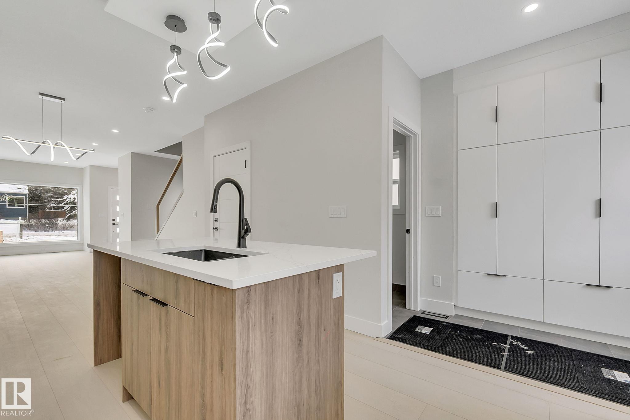 Photo 9 at 11132 72 Avenue NW, McKernan, Edmonton