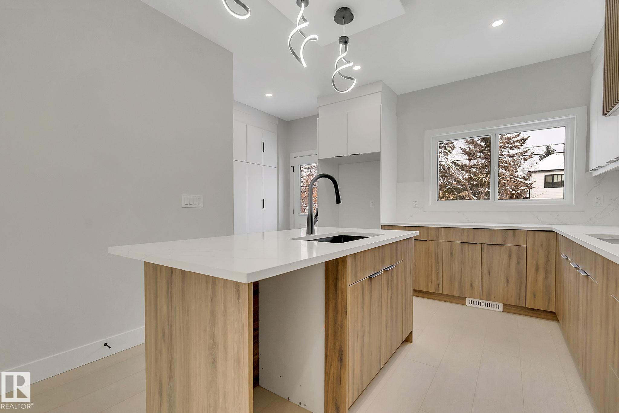 Photo 10 at 11132 72 Avenue NW, McKernan, Edmonton