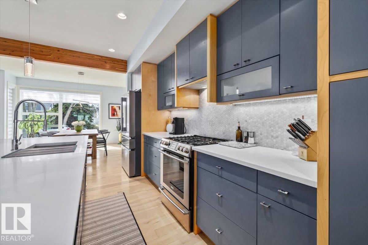 https://zimg.paragon.ice.com/ParagonImages/Property/PM/RAE/225398864/14/0/0/848ef48e8b5b4ff6389601a23459e9c5/1/2139f6d6ba9ef9f3050891face657dfa/225398864-7aa192b6-be44-4689-9136-baff8667318b.JPG