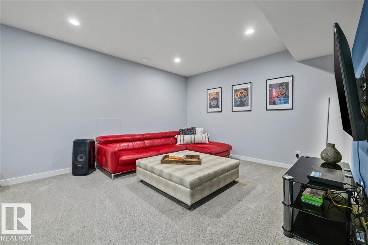 https://zimg.paragon.ice.com/ParagonImages/Property/PM/RAE/225398864/40/0/0/c1fb88a04acb1e04756b3a7221ac5a74/1/2139f6d6ba9ef9f3050891face657dfa/225398864-8647547a-fcb7-4ce3-a3b5-e98dfae6bce0.JPG