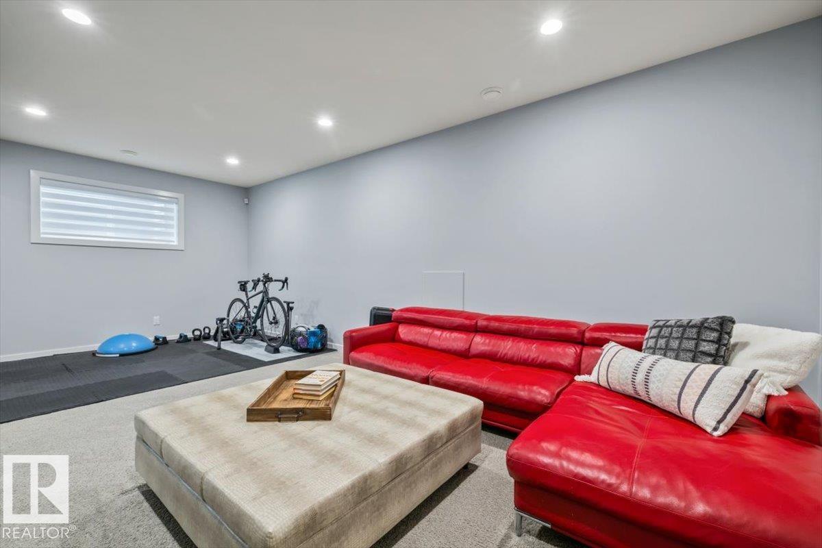 https://zimg.paragon.ice.com/ParagonImages/Property/PM/RAE/225398864/41/0/0/4737bb42af80b7840aaa4991ddaa0df5/1/2139f6d6ba9ef9f3050891face657dfa/225398864-535a9618-950c-4efe-8c55-227693bd3ee2.JPG