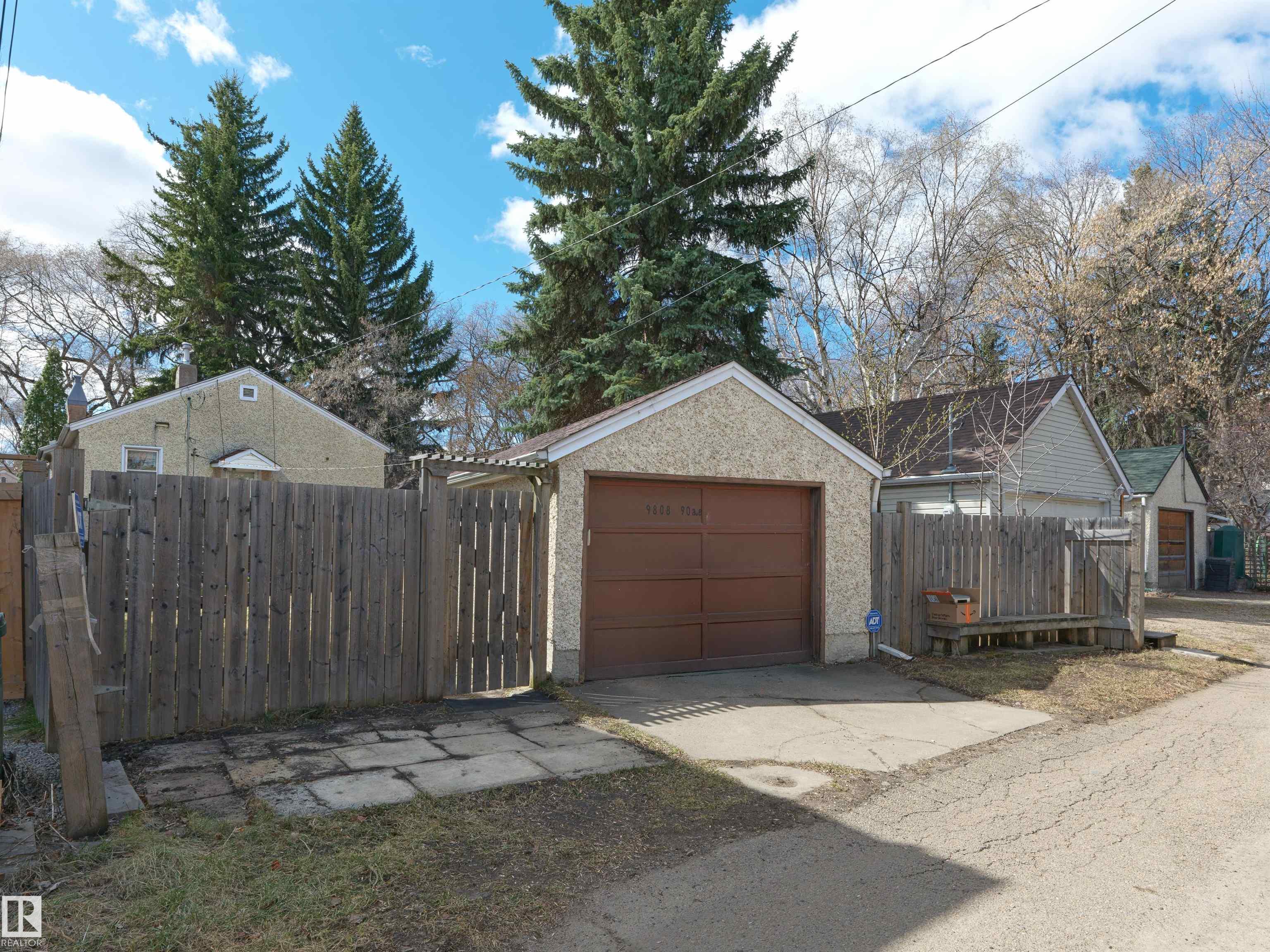 Photo 33 at 9808 90 Avenue NW, Strathcona, Edmonton