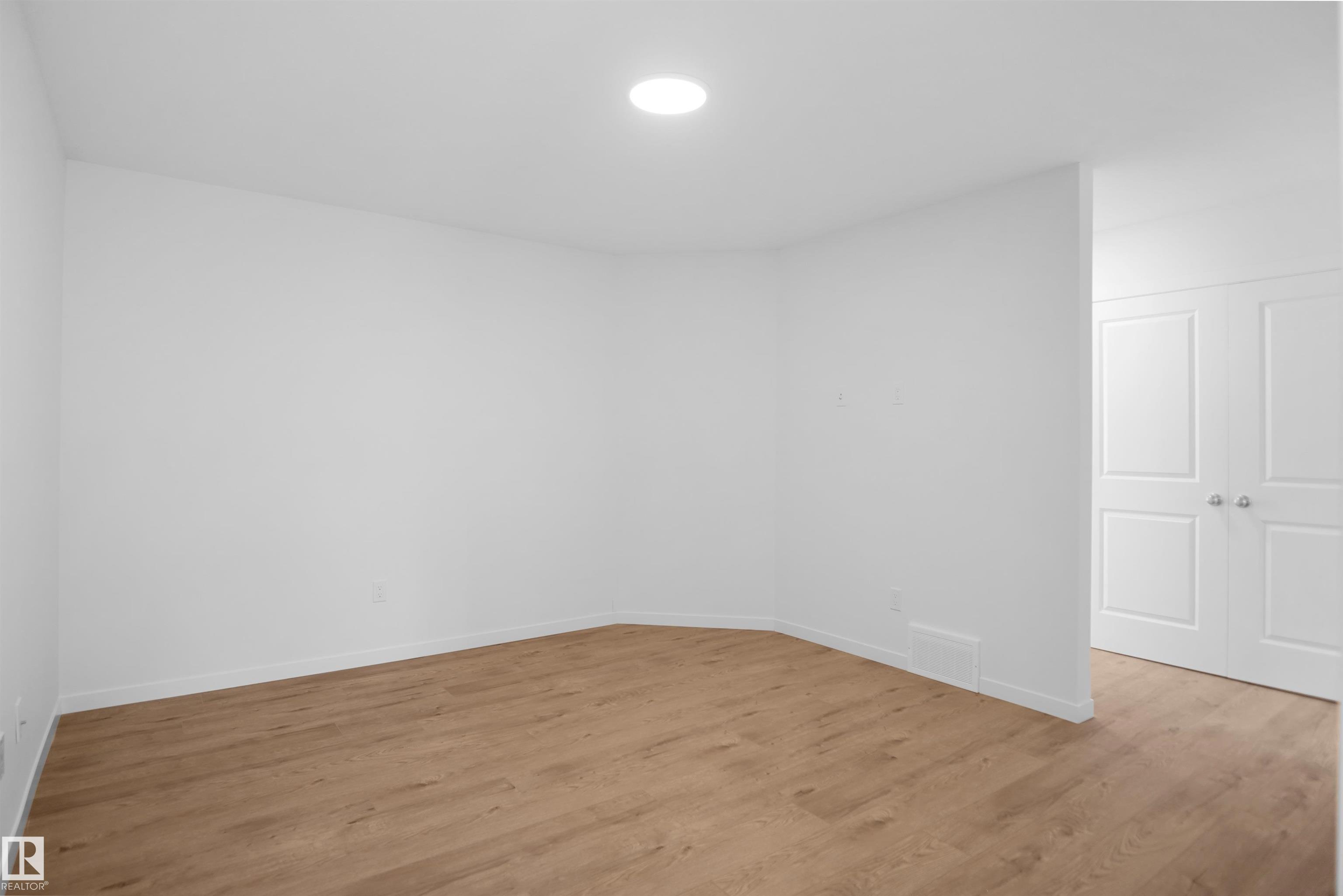 https://zimg.paragon.ice.com/ParagonImages/Property/PM/RAE/225398867/15/0/0/e914e6072adc0ff601dd29011c93b10b/1/7487be54e14fae897d4180be7ff50113/225398867-2ca13079-2b16-4a3a-8d61-056dd2e3f369.JPG