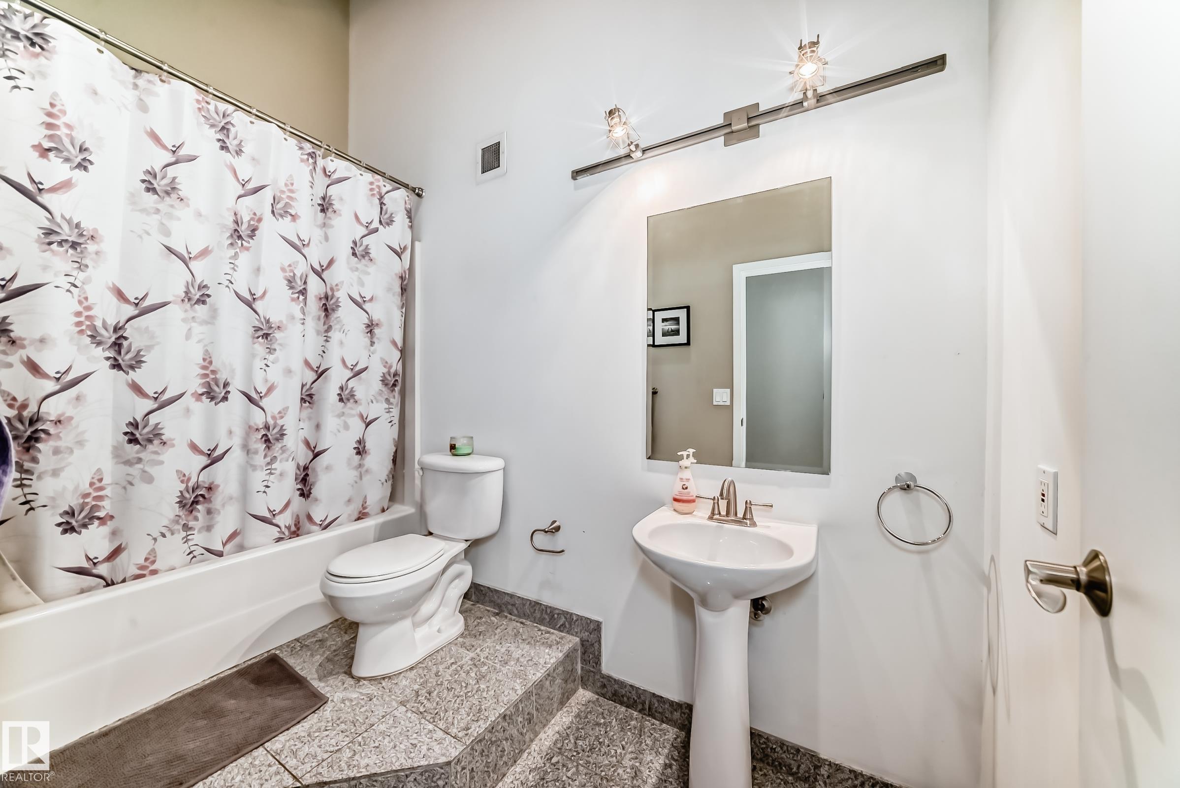 https://zimg.paragon.ice.com/ParagonImages/Property/PM/RAE/225398876/22/0/0/a971db82ada77e35e046b18199a43c62/1/0f7932a8ab7d6561b41bc6f5e840d0e1/225398876-ee826a3e-bfd3-4ed4-94cf-44c6d04f03e5.JPG