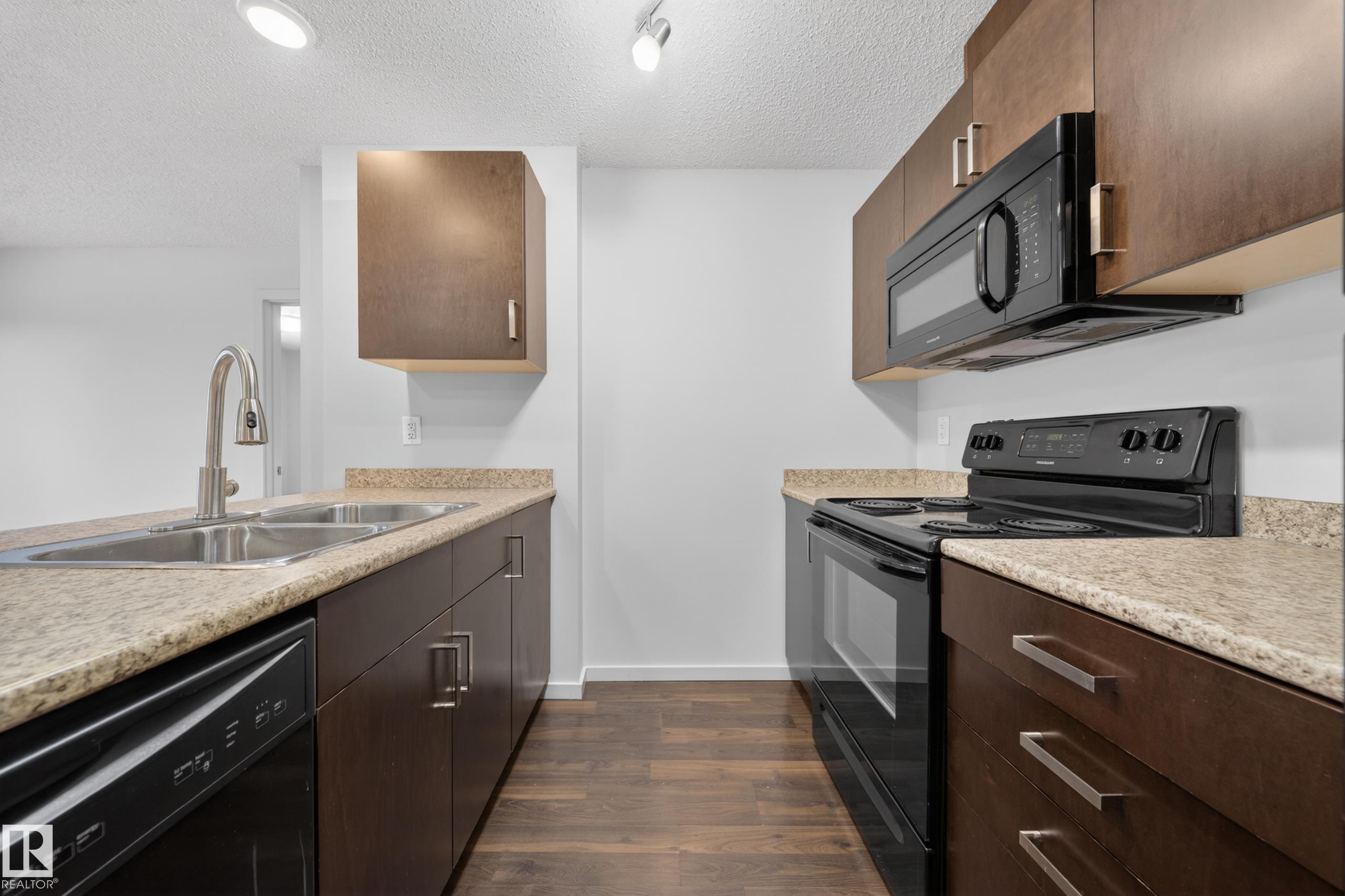 https://zimg.paragon.ice.com/ParagonImages/Property/PM/RAE/225398894/12/0/0/129116a6c5af460edadaeaf9f4c0a444/1/b33bb8a7e0cf46c2aeb03b427fe4c3ce/225398894-a962afb1-58d3-4ece-9e53-5c9e8bcc3b14.JPG