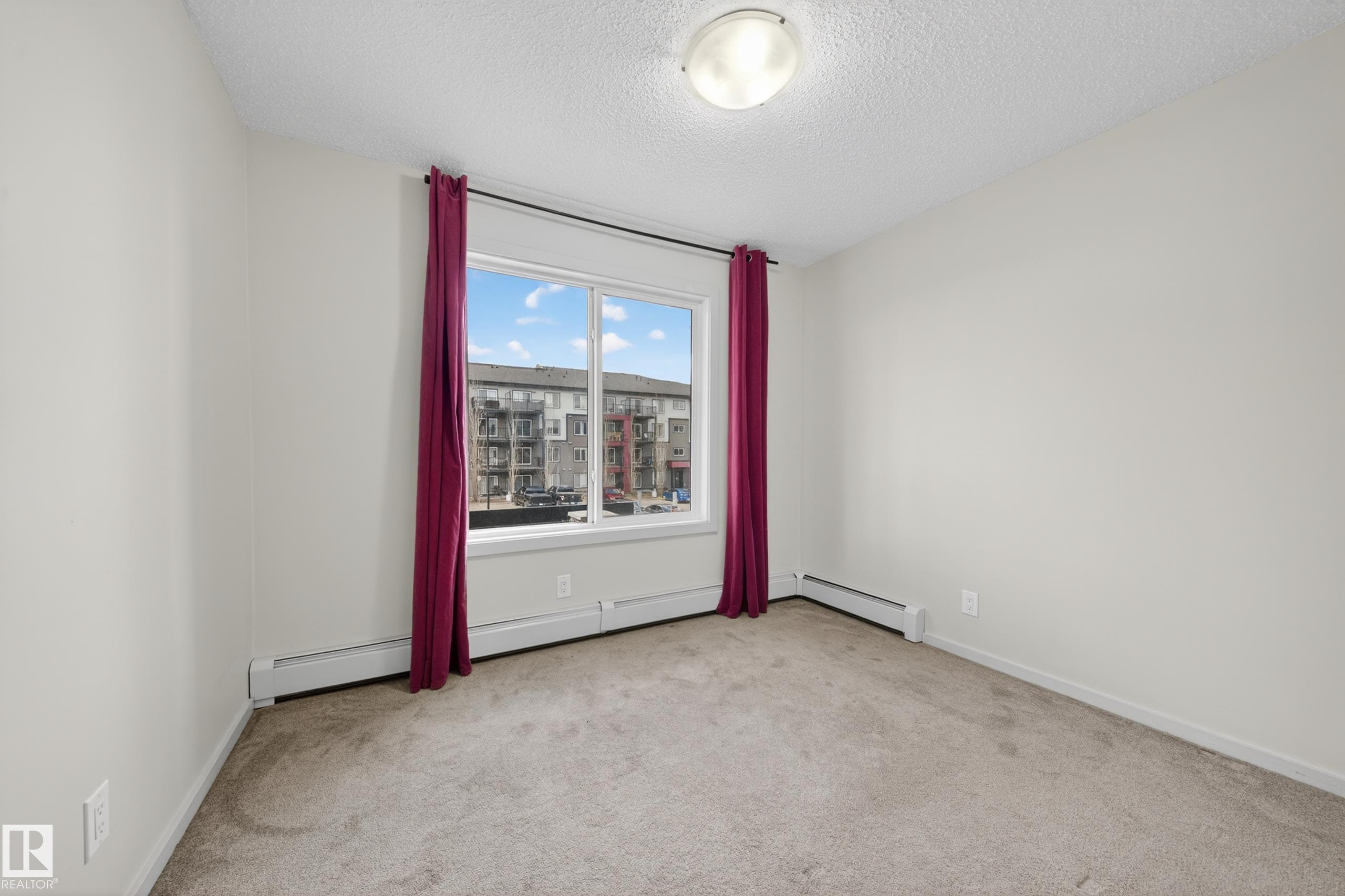 https://zimg.paragon.ice.com/ParagonImages/Property/PM/RAE/225398894/18/0/0/32d5b2d0232d45dd2788c06c03bb644e/1/b33bb8a7e0cf46c2aeb03b427fe4c3ce/225398894-041cf2bf-3918-4307-b1ad-071519d93aae.JPG