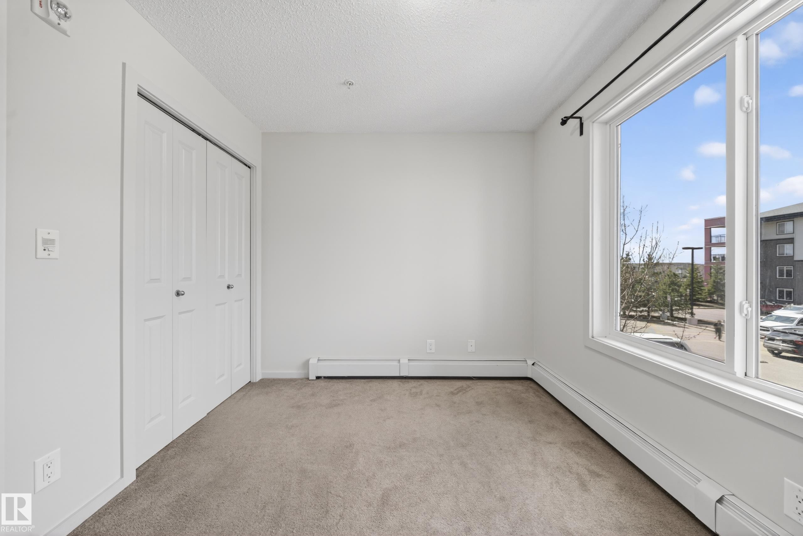 https://zimg.paragon.ice.com/ParagonImages/Property/PM/RAE/225398894/23/0/0/a594af15fad42c5506b1d2725f640b66/1/b33bb8a7e0cf46c2aeb03b427fe4c3ce/225398894-bf196905-d87f-4cfa-b50f-ba08f2ee1d40.JPG