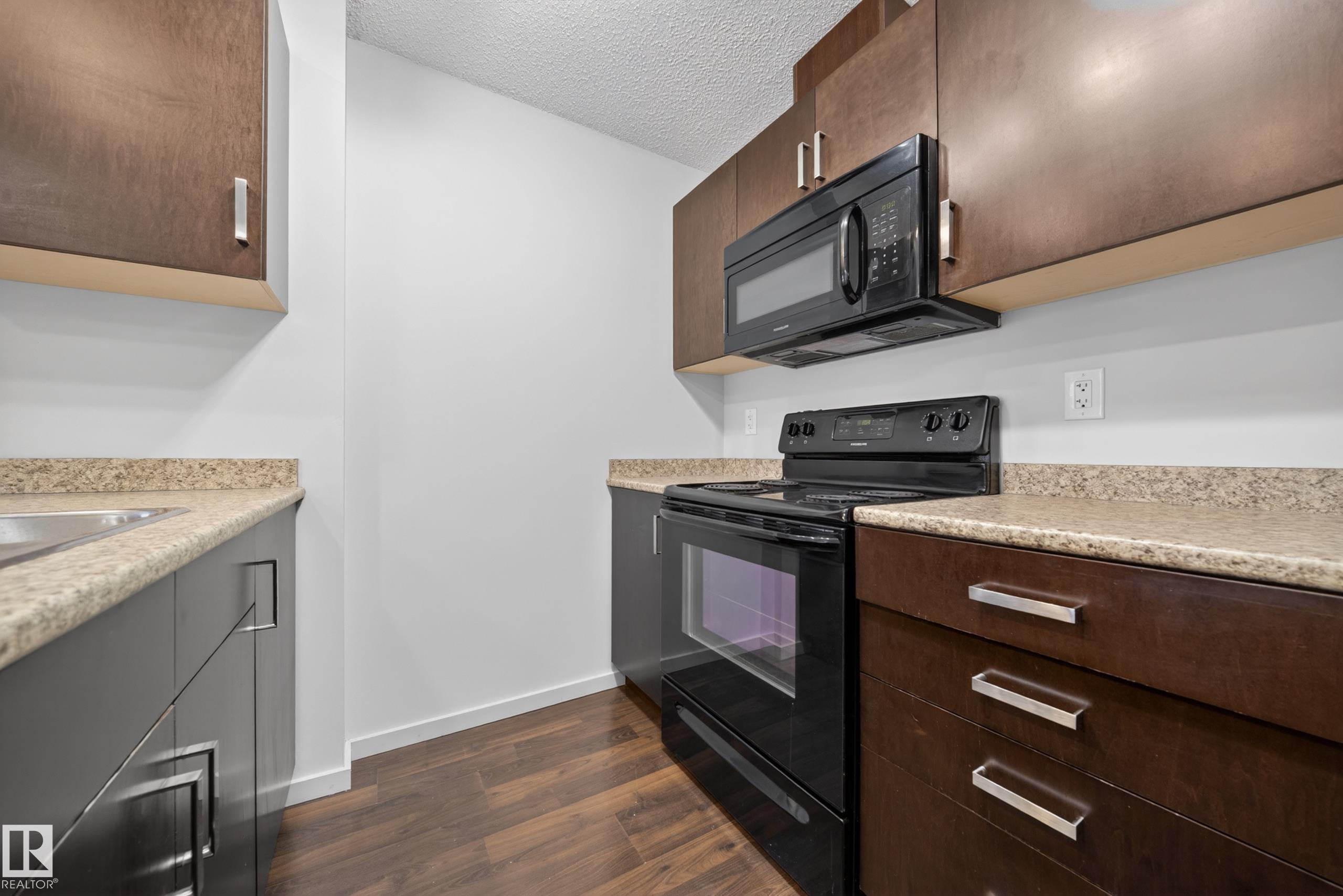 https://zimg.paragon.ice.com/ParagonImages/Property/PM/RAE/225398894/29/0/0/2ea784669f87278586b5e33bbbba6c92/1/b33bb8a7e0cf46c2aeb03b427fe4c3ce/225398894-9121acfc-84bd-4d8e-aefe-02869249af9b.JPG