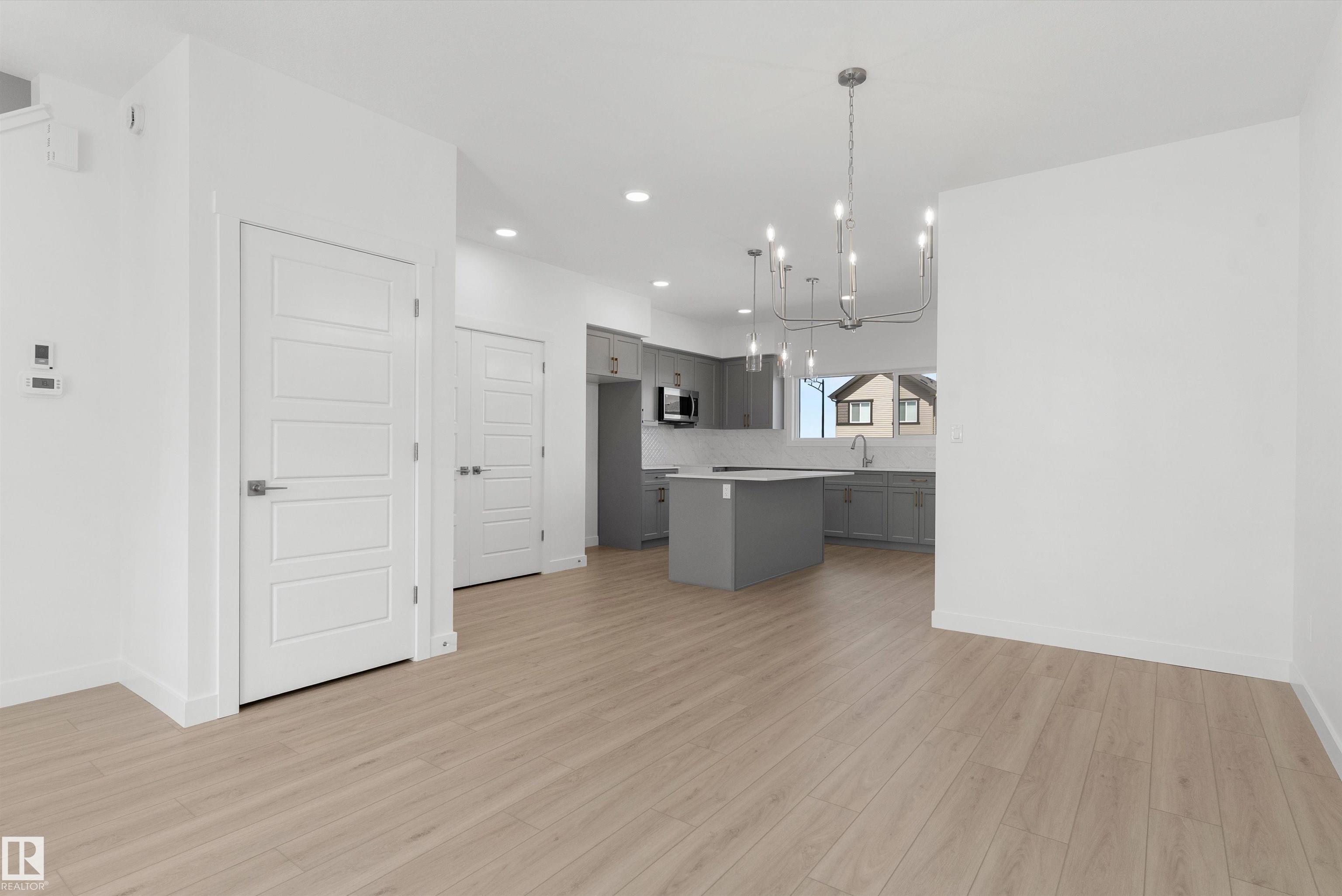 https://zimg.paragon.ice.com/ParagonImages/Property/PM/RAE/225398901/7/0/0/a0a8093c246c801b84f5f52d4d625876/1/a518b29b3a980fe31a5b92eb258fdcc1/225398901-0b4101f7-7ee4-42bf-91c9-21c6e5dd5f88.JPG