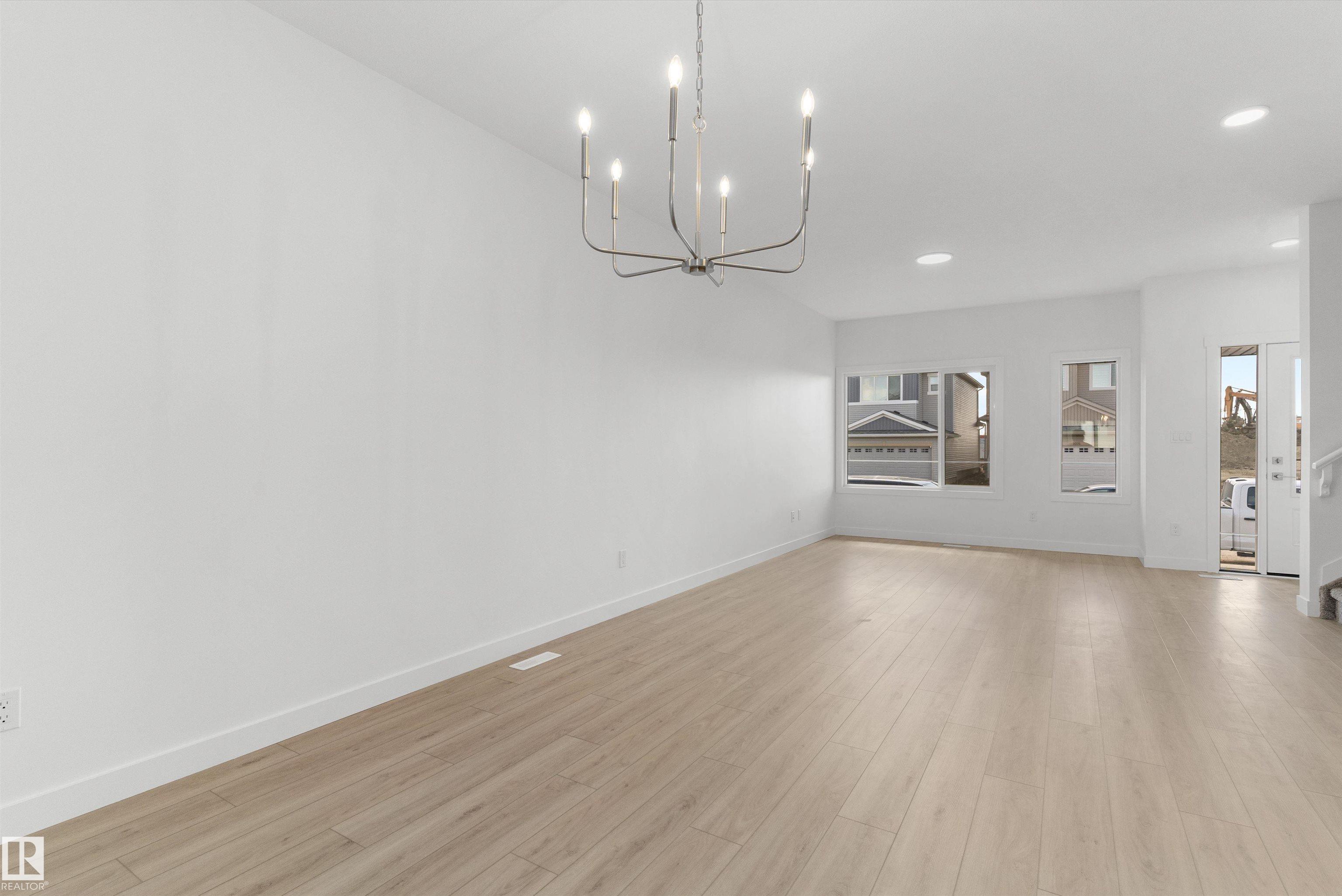 https://zimg.paragon.ice.com/ParagonImages/Property/PM/RAE/225398901/8/0/0/e3c1aee407f192d37fc142be92e58e71/1/a518b29b3a980fe31a5b92eb258fdcc1/225398901-d3eca102-fd5f-482a-ad0a-c7e3f3bdc2e9.JPG