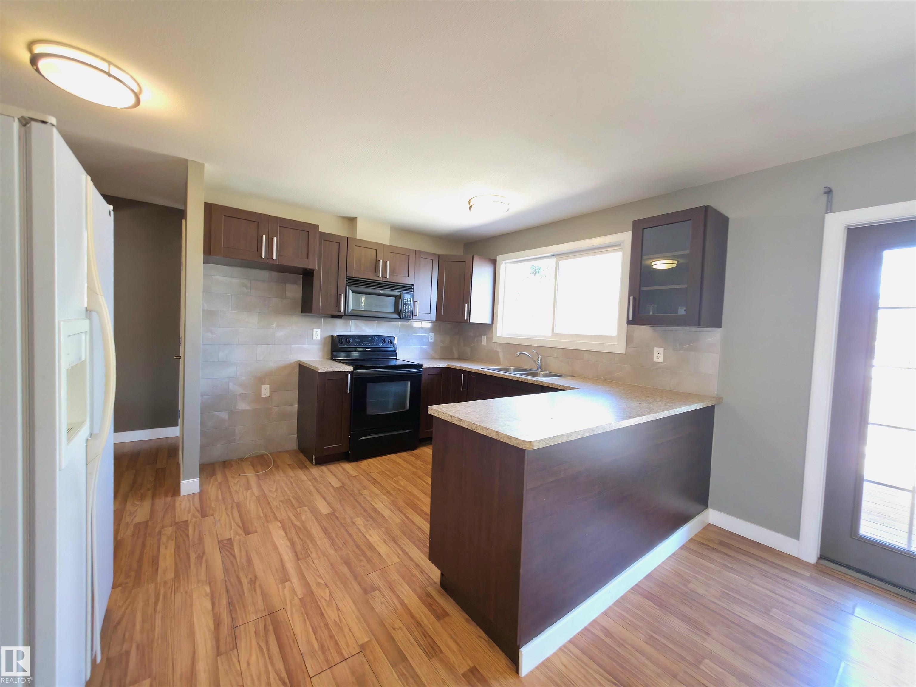 Photo 11 at 26 Greenwood Way, Maplewood, Sherwood Park