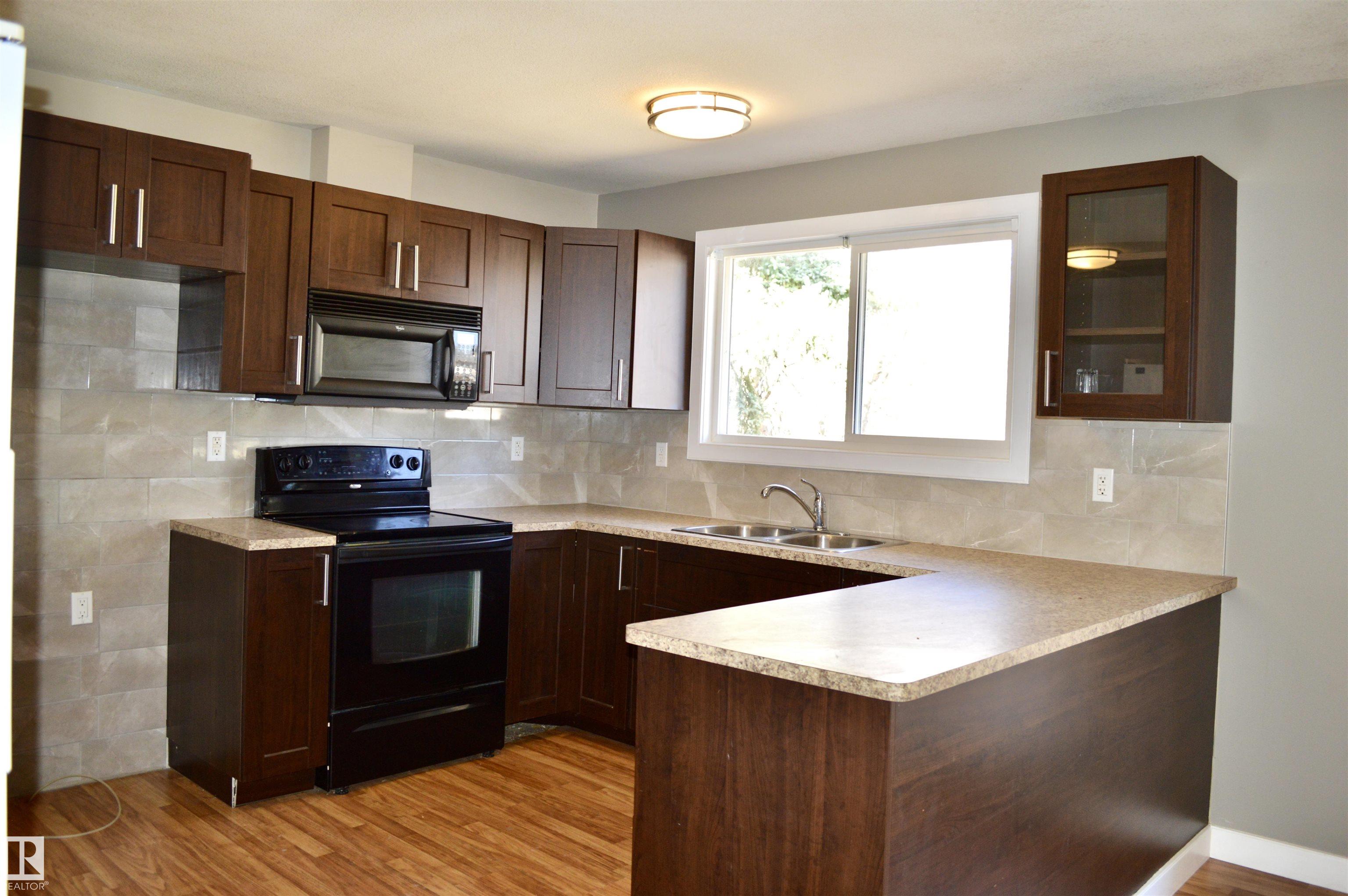 Photo 12 at 26 Greenwood Way, Maplewood, Sherwood Park