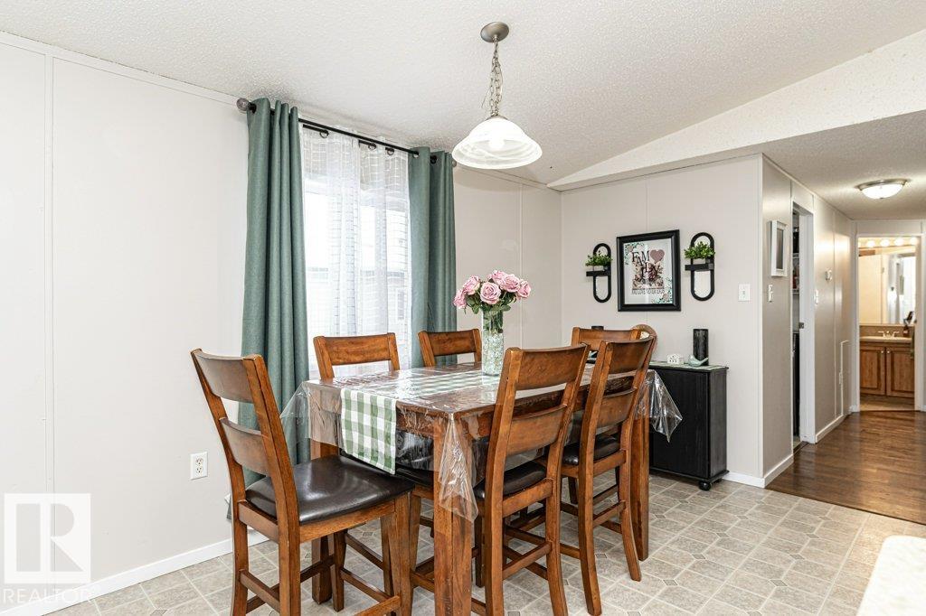 https://zimg.paragon.ice.com/ParagonImages/Property/PM/RAE/225398914/12/0/0/aaa9e900bff3ede9a8bb9649df175493/1/e307c61936081f40ef5ab8513a2cafc9/225398914-7812e4ce-42de-42fb-8276-577ebd1b55df.JPG