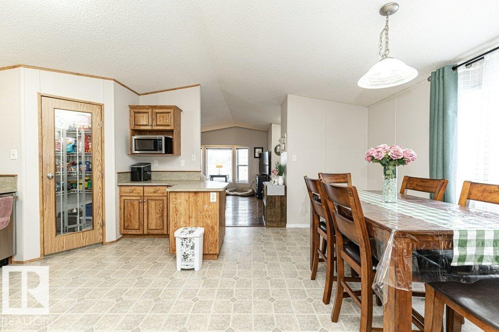 https://zimg.paragon.ice.com/ParagonImages/Property/PM/RAE/225398914/15/0/0/5a4d6be68f28c8434b2e0e9977d1d7e4/1/e307c61936081f40ef5ab8513a2cafc9/225398914-9175d543-79ad-4361-9222-acb13d8572b8.JPG