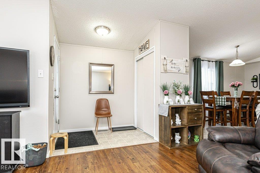 Picture for 1637 68 AV NW