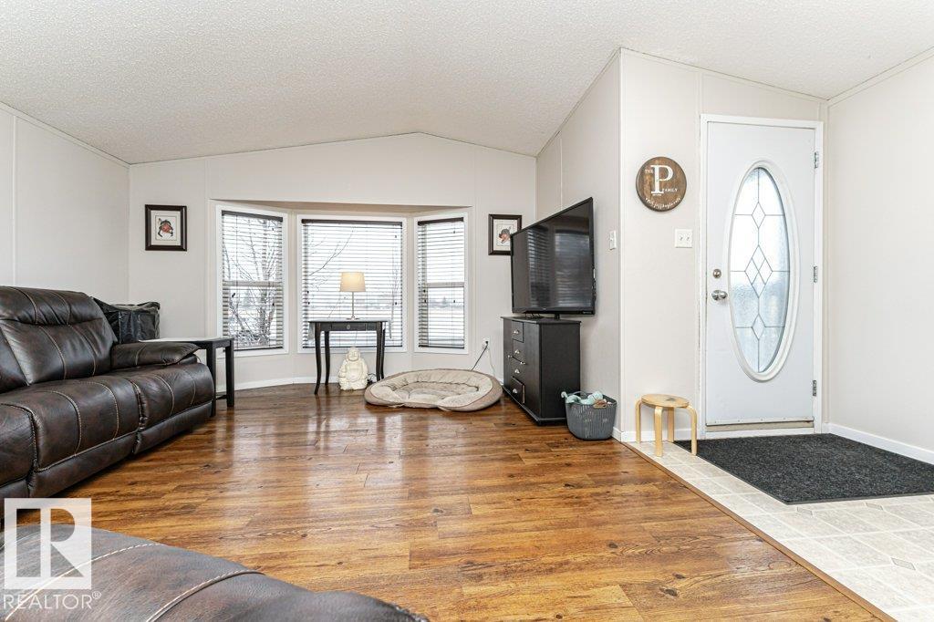 Picture for 1637 68 AV NW