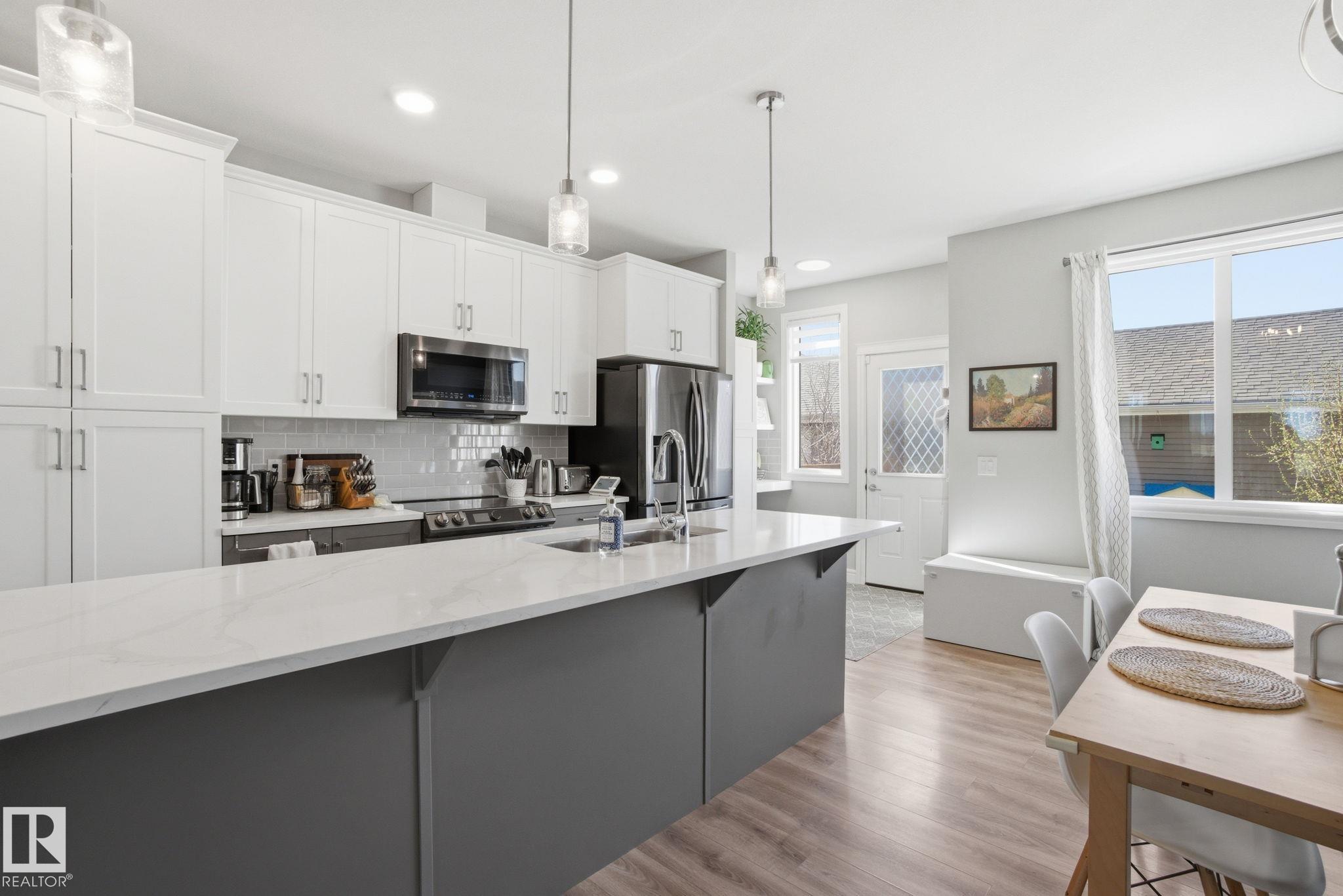 https://zimg.paragon.ice.com/ParagonImages/Property/PM/RAE/225398925/13/0/0/9d7a26d9af7853b6196b71a4e7ed2cff/1/ec27eb3783658fdd3e4acb93db43ca0f/225398925-7ae99063-cb48-4dc2-befd-7d692200cbcb.JPG