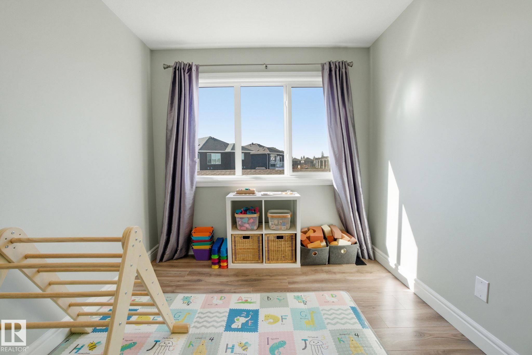 https://zimg.paragon.ice.com/ParagonImages/Property/PM/RAE/225398925/27/0/0/73647ced962b4840d4c91576c5ae01bb/1/ec27eb3783658fdd3e4acb93db43ca0f/225398925-2045be76-b57d-4293-a3f8-10cd99da56c8.JPG