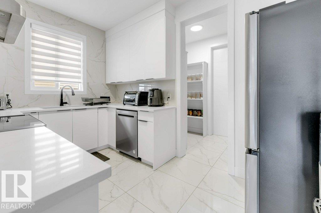 https://zimg.paragon.ice.com/ParagonImages/Property/PM/RAE/225398930/11/0/0/801156687a72ae1e03e477ad4fe3ec0b/1/b5dcda6430224f88f1a68897f9efb953/225398930-d332aceb-42e3-488f-8575-994a762eaa6b.JPG