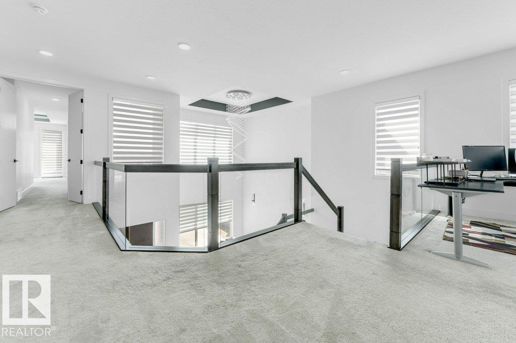 https://zimg.paragon.ice.com/ParagonImages/Property/PM/RAE/225398930/25/0/0/e61b47f05b9b60751d2c67f3cd33f0d1/1/b5dcda6430224f88f1a68897f9efb953/225398930-beea1e92-0c77-460d-afca-d935eda10df8.JPG