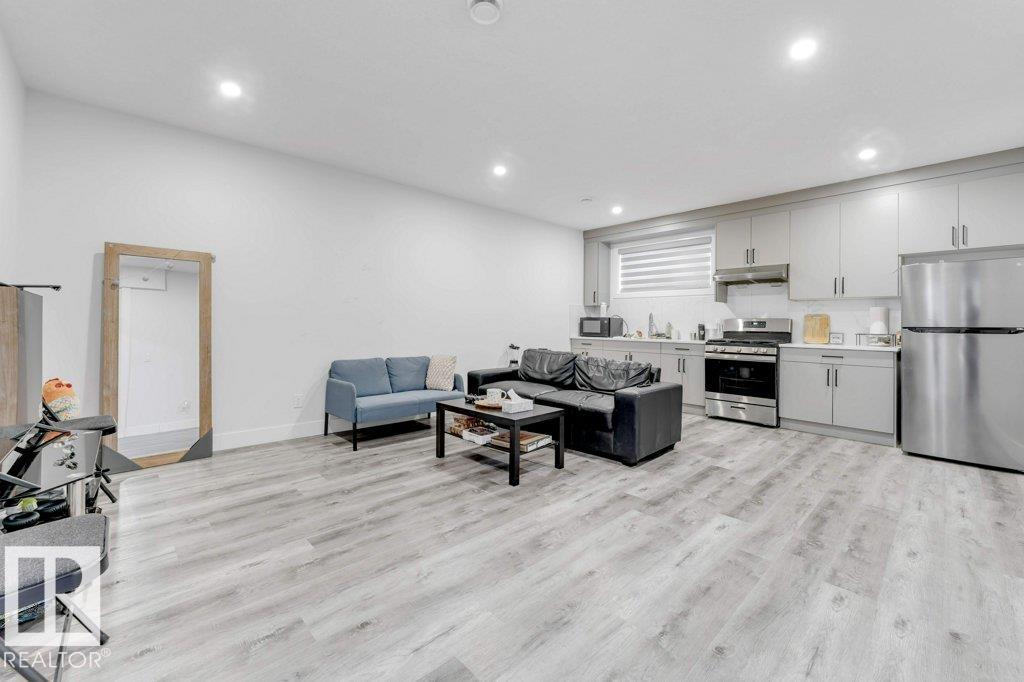 https://zimg.paragon.ice.com/ParagonImages/Property/PM/RAE/225398930/55/0/0/fa20a8e2bb490d097b9189d431a3430e/1/b5dcda6430224f88f1a68897f9efb953/225398930-a1eb05bd-18bf-4182-a012-299040f7039a.JPG