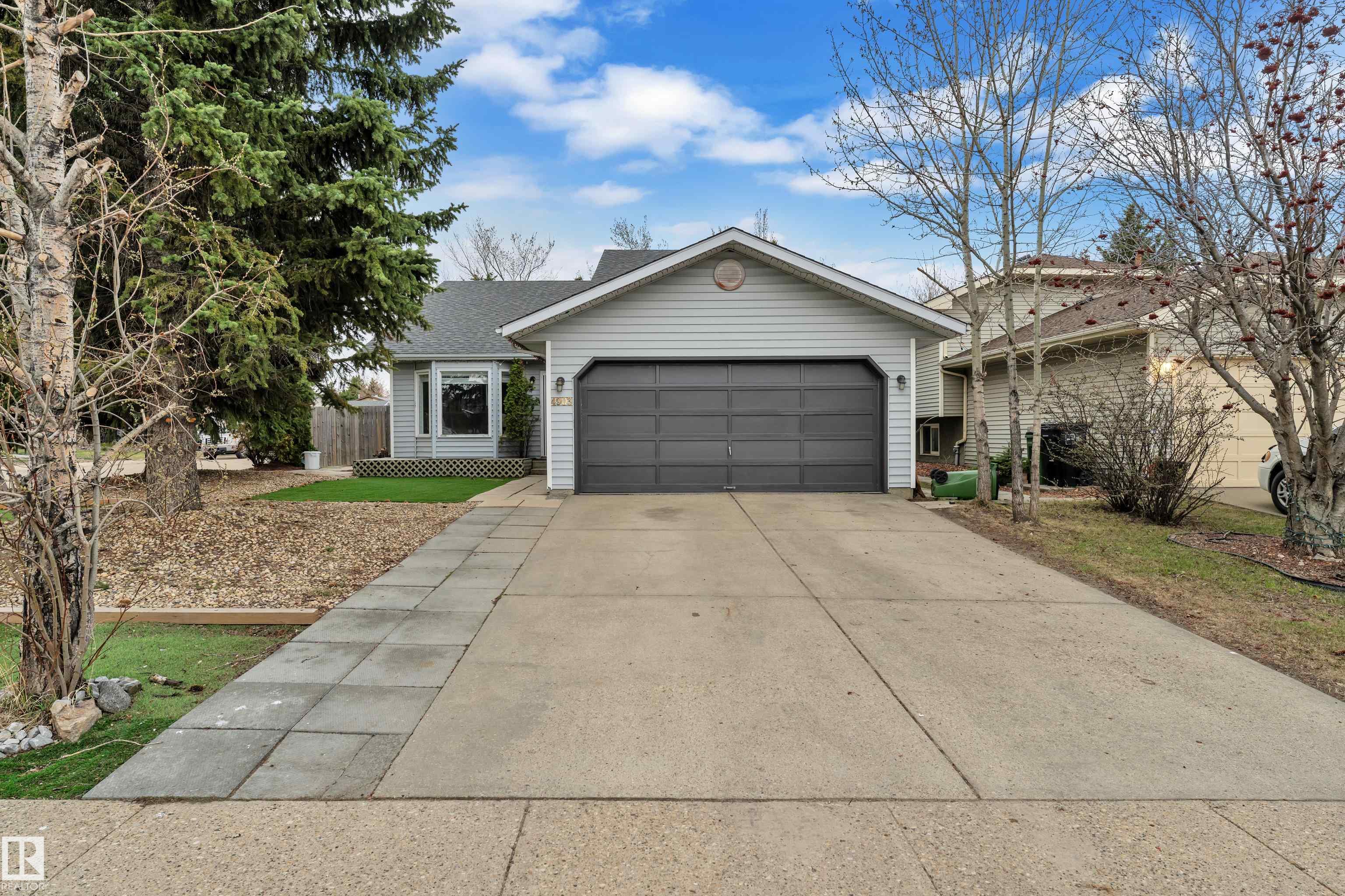 4903 11a Avenue NW, Crawford Plains, Edmonton