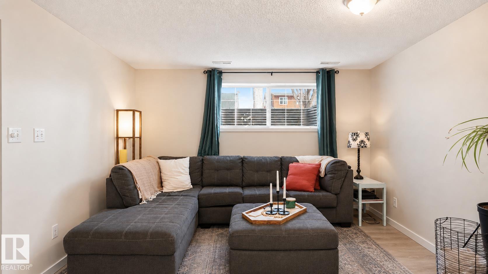 Photo 15 at 9745 71 Avenue NW, Hazeldean, Edmonton