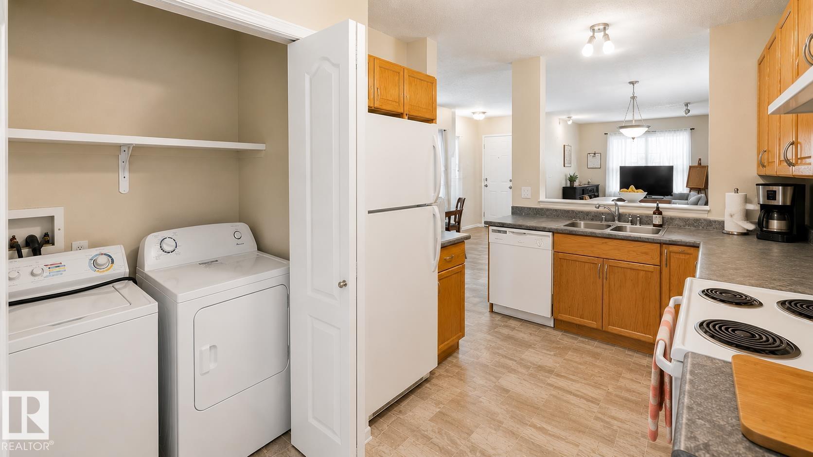 Photo 8 at 9745 71 Avenue NW, Hazeldean, Edmonton
