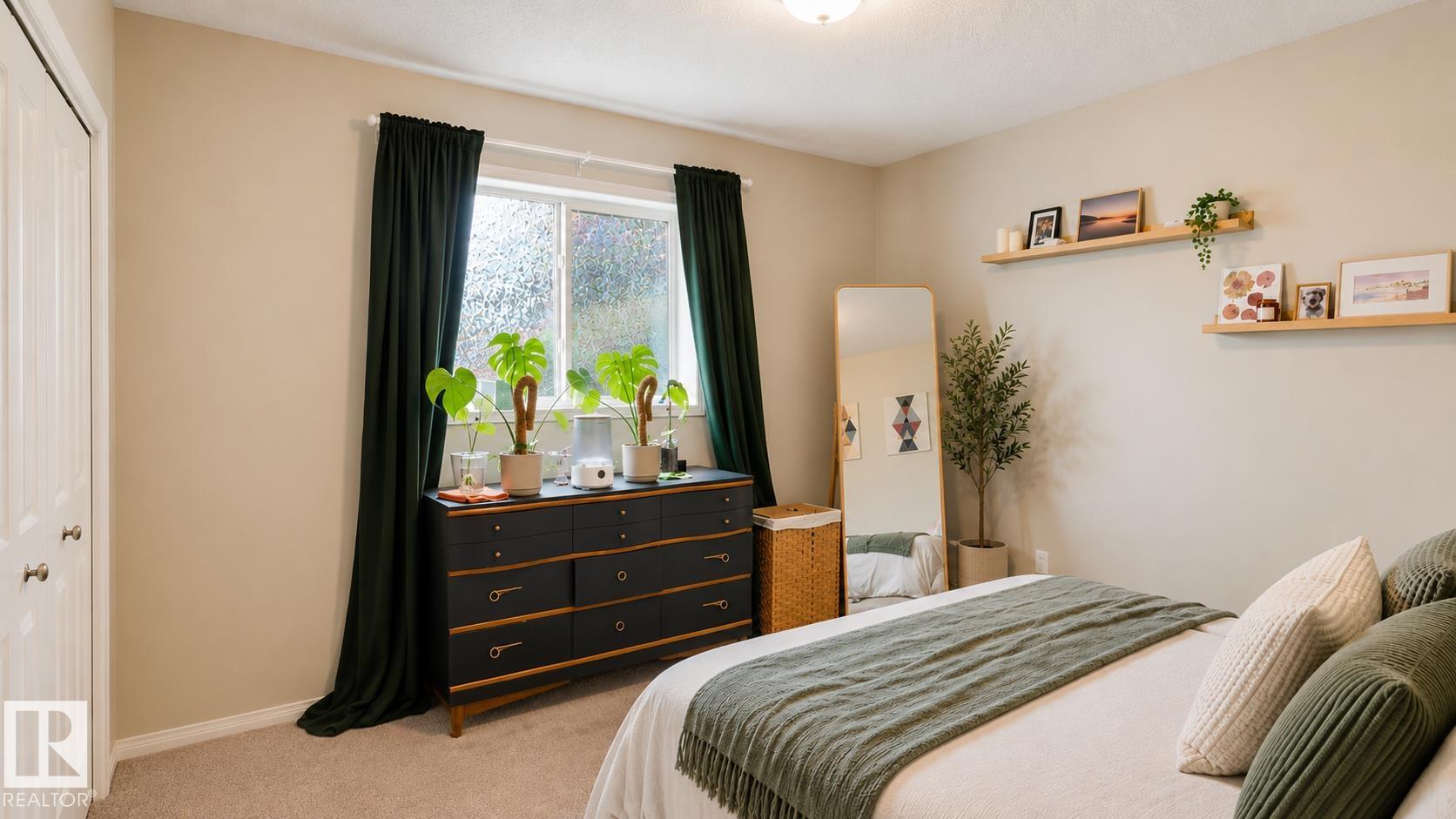 Photo 9 at 9745 71 Avenue NW, Hazeldean, Edmonton