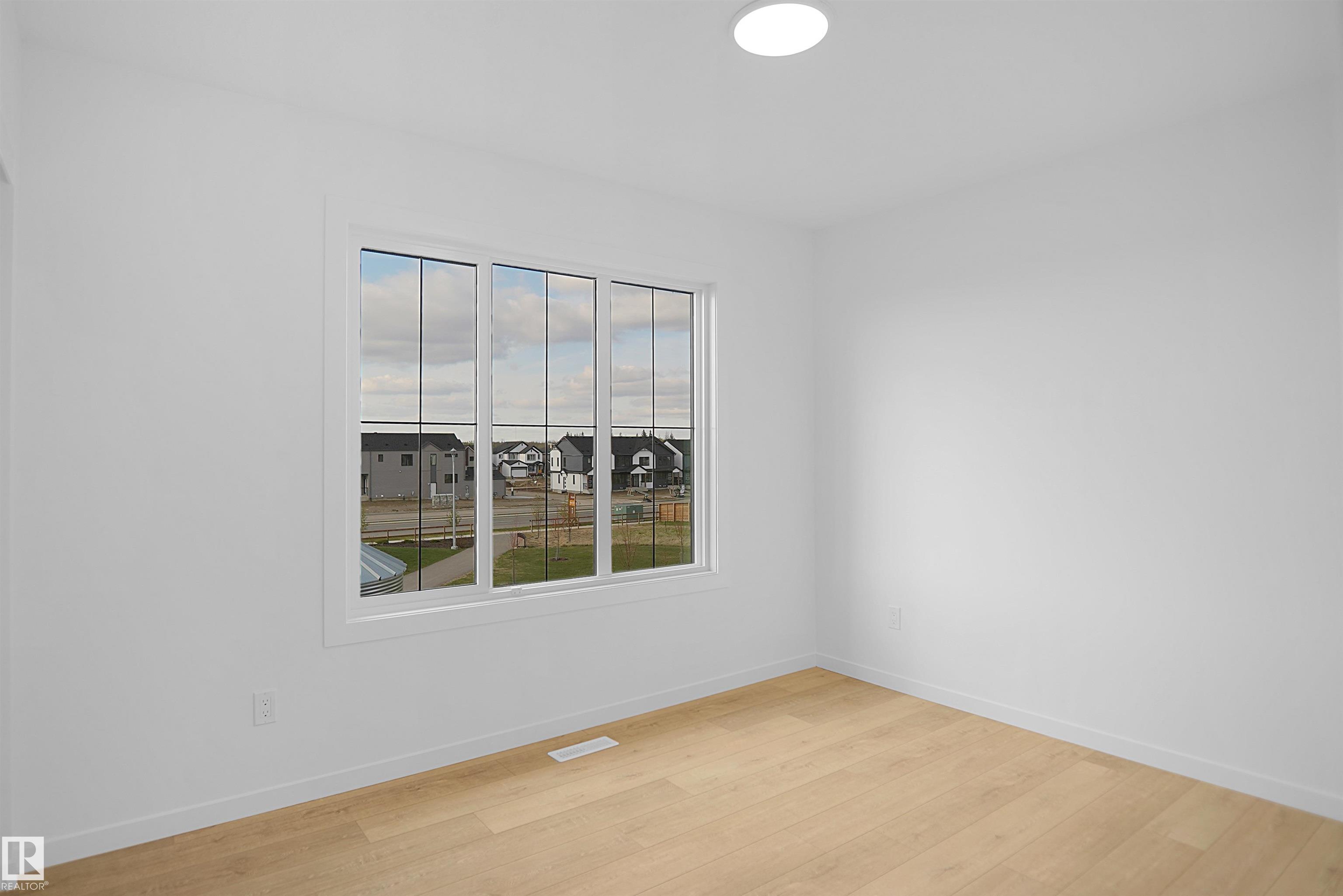 https://zimg.paragon.ice.com/ParagonImages/Property/PM/RAE/225398939/18/0/0/d605ed70d96ba77763eec2fb1a4d7e4b/1/ee4d66737a10b947eca79c19557a8f6b/225398939-76a519cf-b5d8-4129-b027-306de237a0e2.JPG