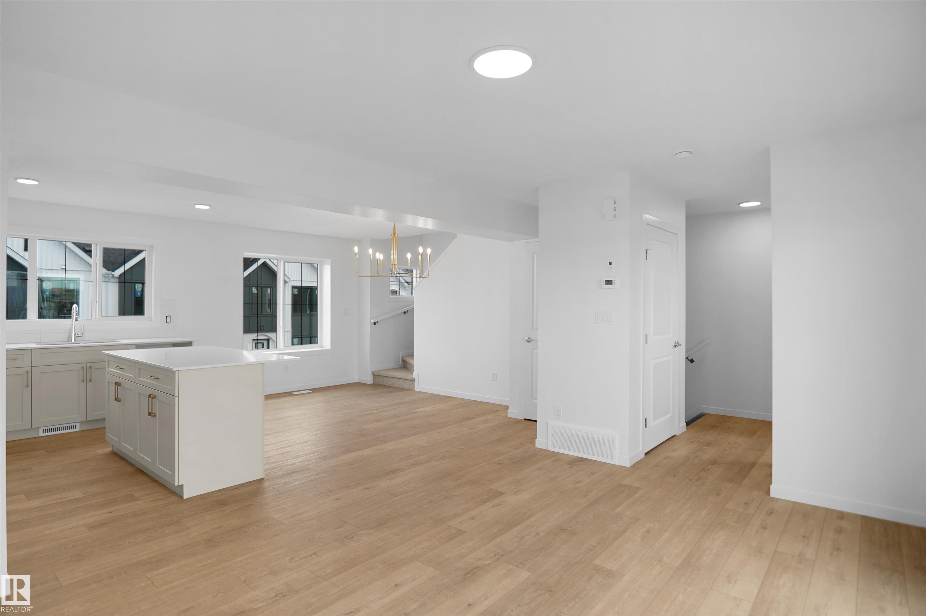 https://zimg.paragon.ice.com/ParagonImages/Property/PM/RAE/225398939/7/0/0/4af0a99faf4f2d439a0852282cc7810d/1/ee4d66737a10b947eca79c19557a8f6b/225398939-964f107d-31e6-4d10-96ab-cad7470a3e3f.JPG