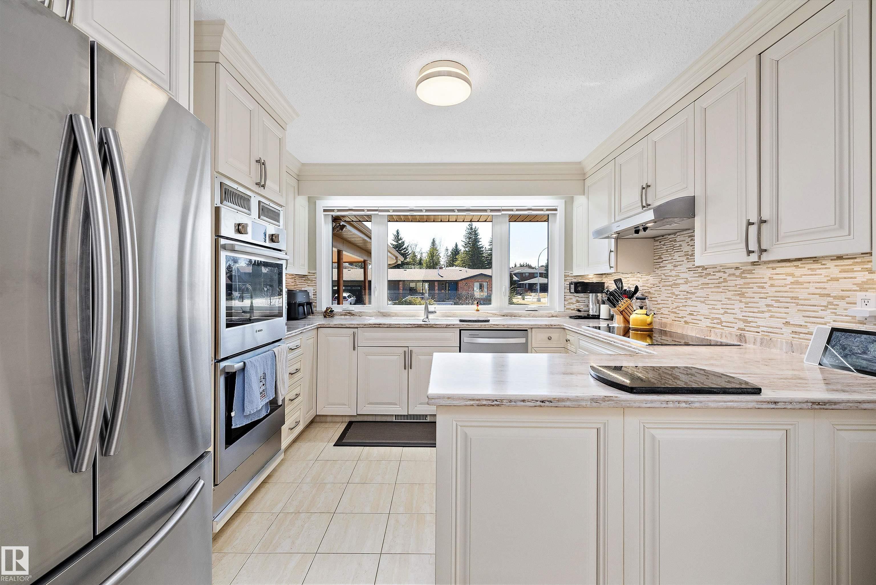 Photo 11 at 227 Westridge Road NW, Westridge, Edmonton