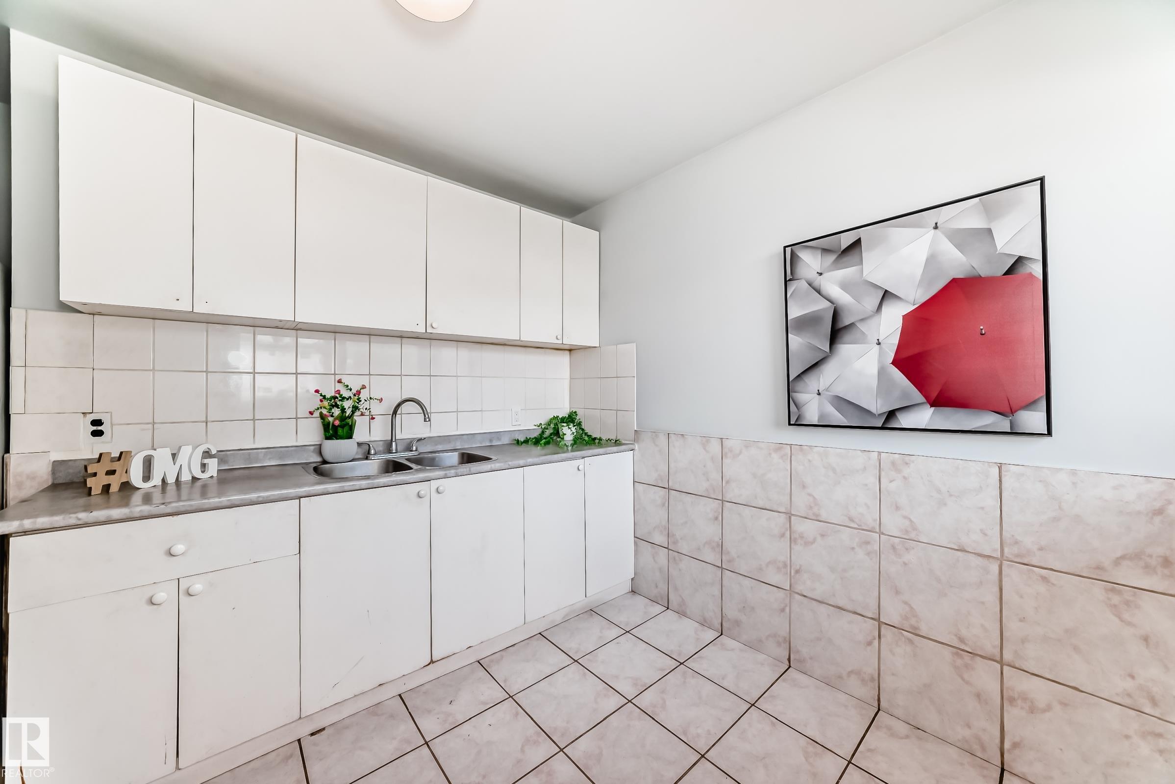 Photo 12 at 13003 Sherbrooke Avenue NW, Sherbrooke, Edmonton