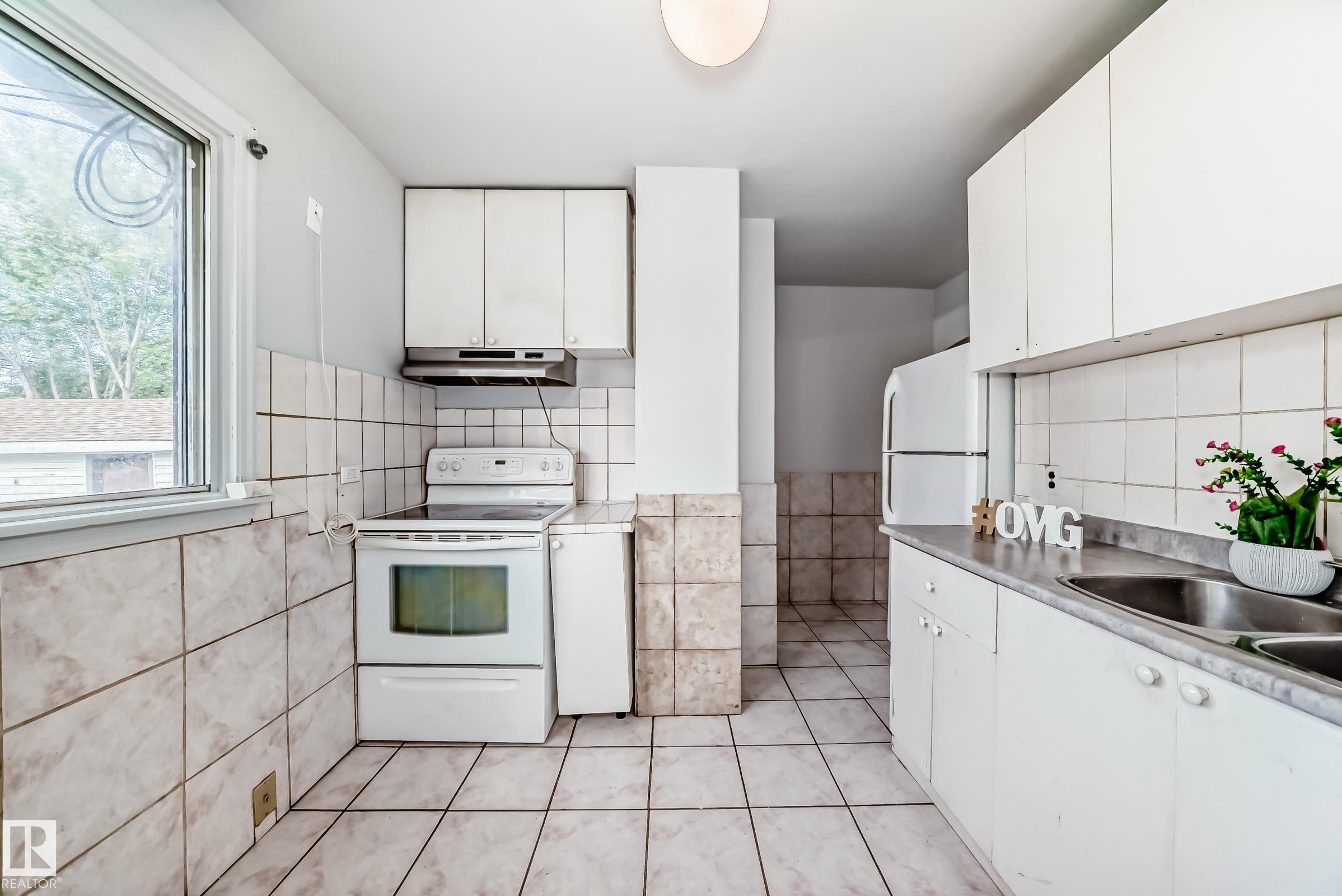 Photo 10 at 13003 Sherbrooke Avenue NW, Sherbrooke, Edmonton