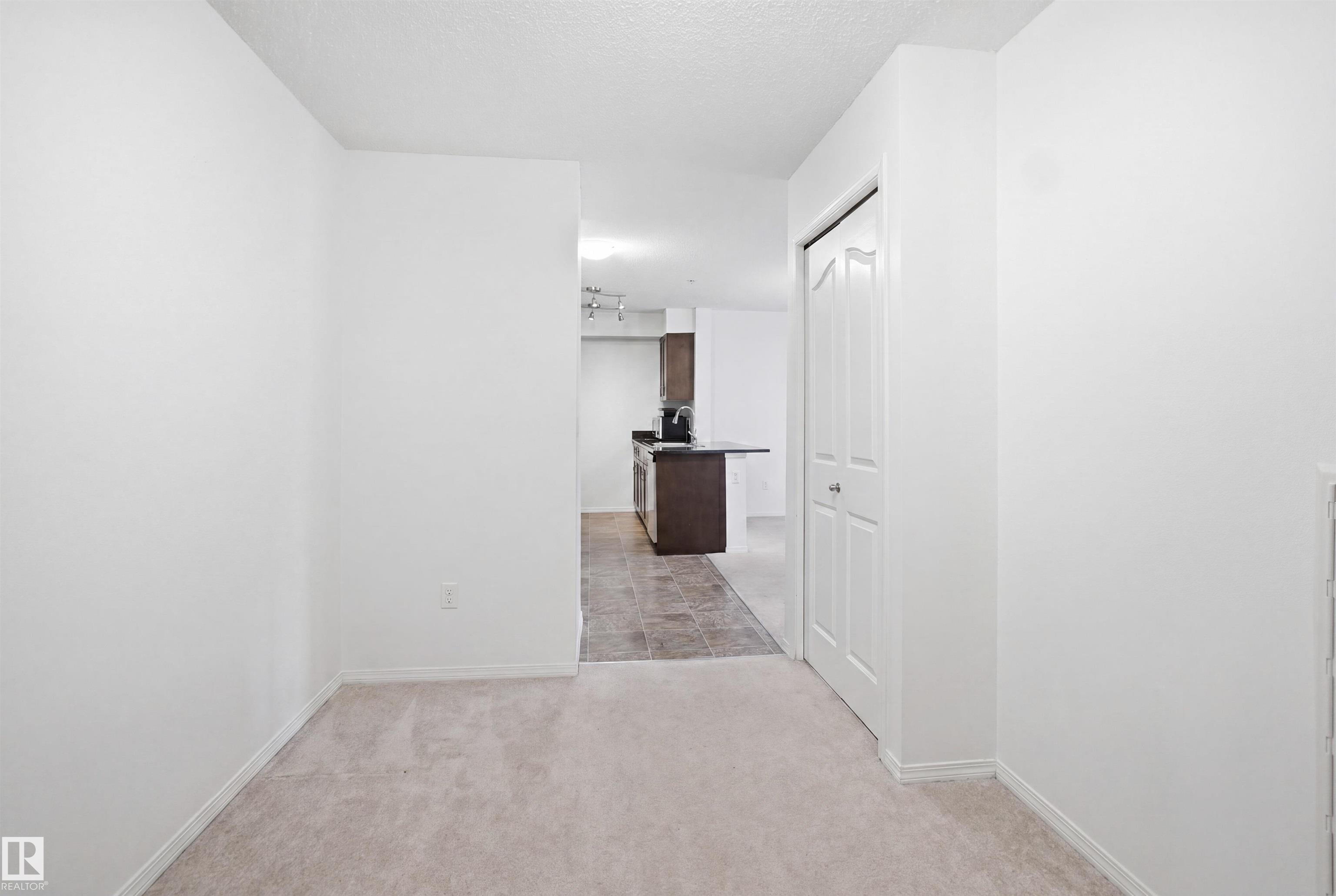 https://zimg.paragon.ice.com/ParagonImages/Property/PM/RAE/225398953/10/0/0/ec81682d81477d5007eb8c825039fd76/1/36c015627cae61d7b671c74316b202fc/225398953-0bf8435b-6ee9-4067-87b6-8b949f8cfc02.JPG