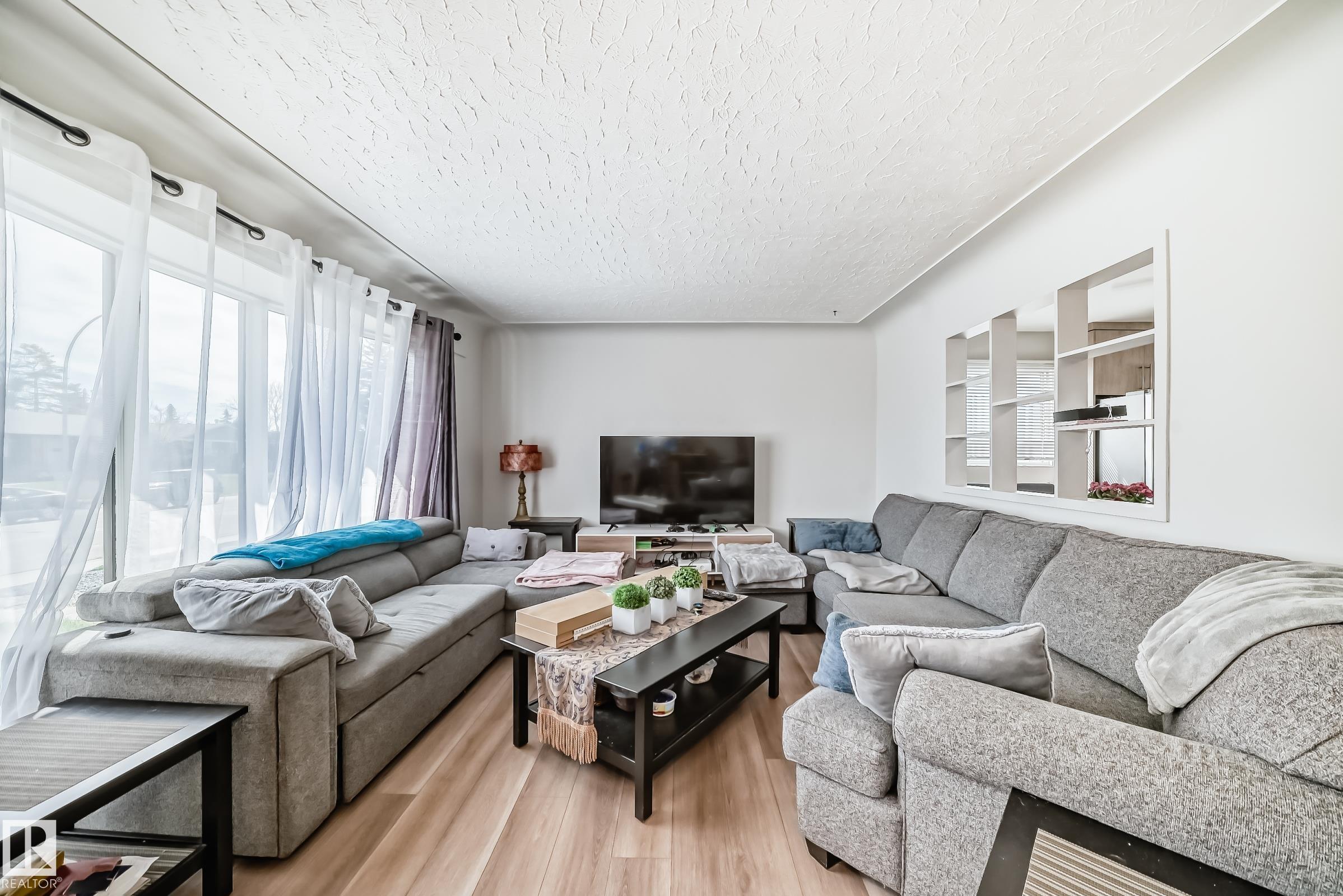 13524 123a Street NW, Kensington, Edmonton