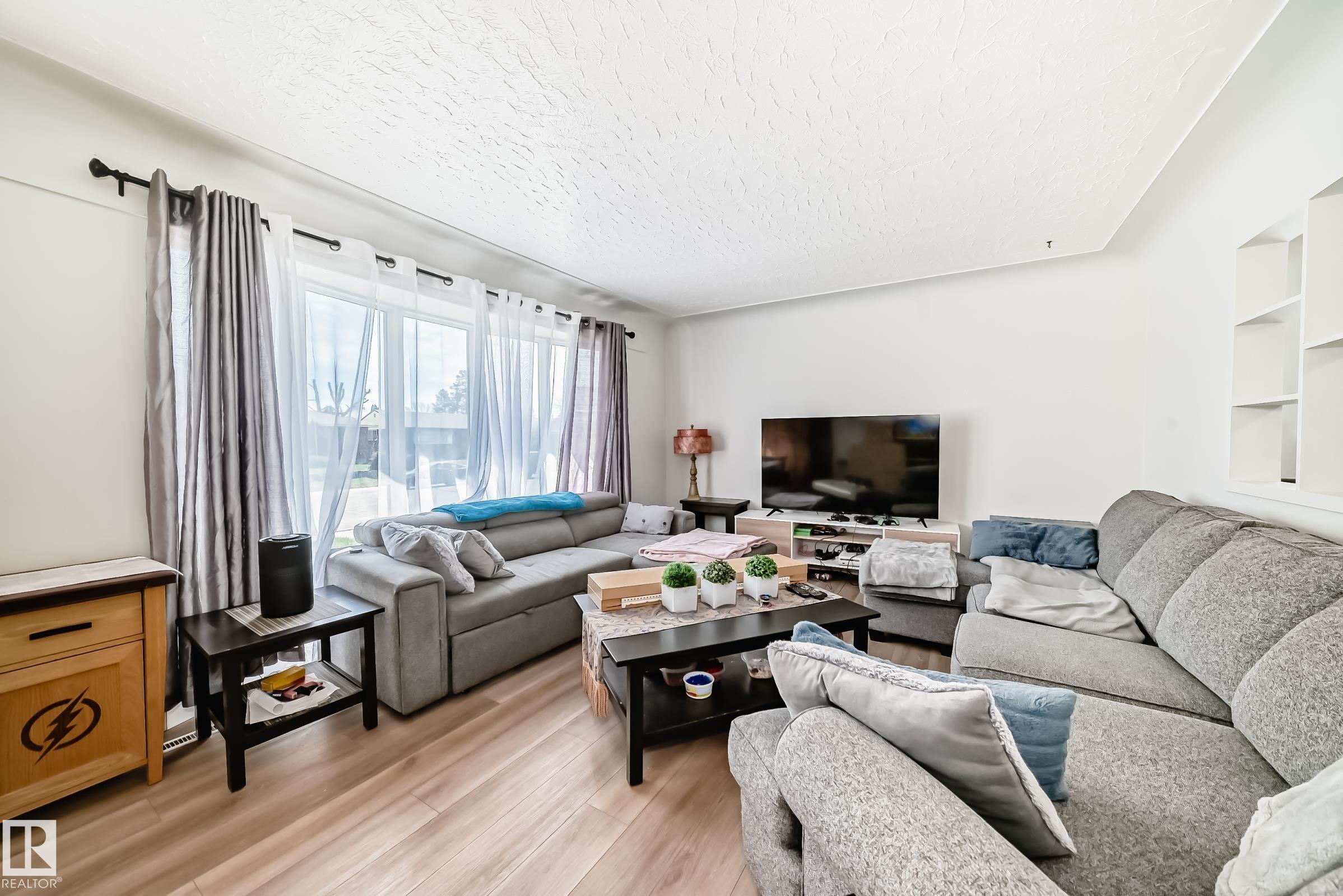 Photo 7 at 13524 123a Street NW, Kensington, Edmonton
