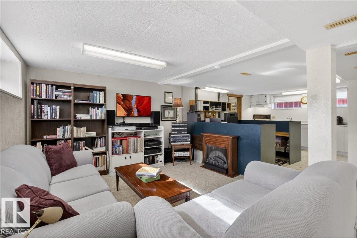 https://zimg.paragon.ice.com/ParagonImages/Property/PM/RAE/225398957/37/0/0/0d69a24e42ef6958e39fc7b08935c0e1/1/6829aaca3135cd4df97fd7f8dffb49e0/225398957-1b00db0f-c477-49ab-ad28-e2860e22f79a.JPG