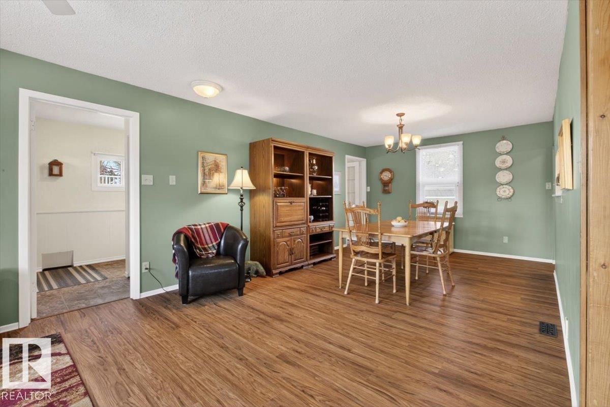 https://zimg.paragon.ice.com/ParagonImages/Property/PM/RAE/225398957/9/0/0/0d8a5d4b4fb63f42ac2e47e975feac2a/1/6829aaca3135cd4df97fd7f8dffb49e0/225398957-c6868073-b878-4c2c-9d1b-076d92de5cb1.JPG