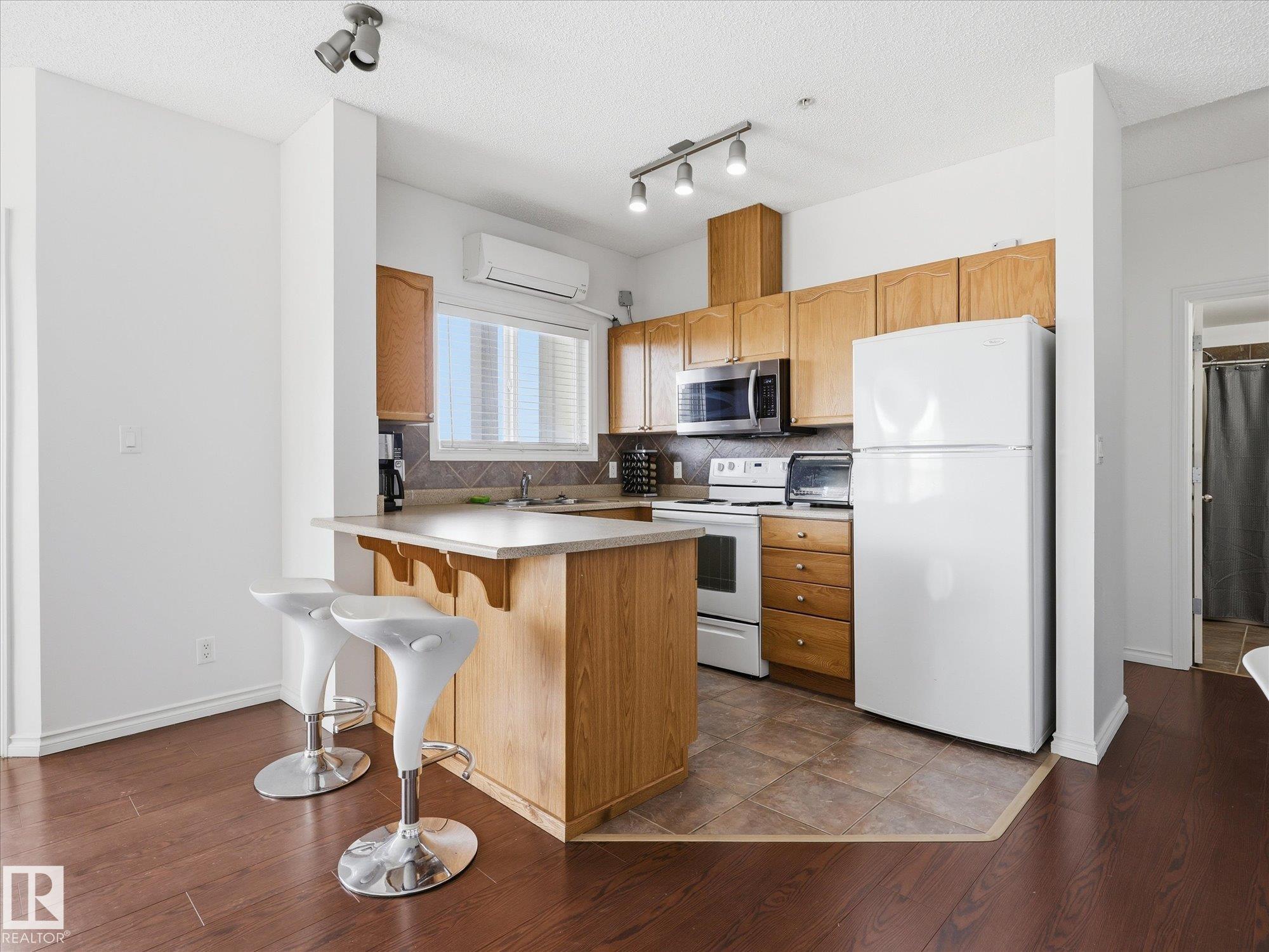 https://zimg.paragon.ice.com/ParagonImages/Property/PM/RAE/225398962/13/0/0/679dbb5978b7ac2d69778c862df2b04d/1/26975b3ebeb2e9eb8e845bac7b80d187/225398962-be3738e1-19ee-44da-be23-0ac1eff54c60.JPG