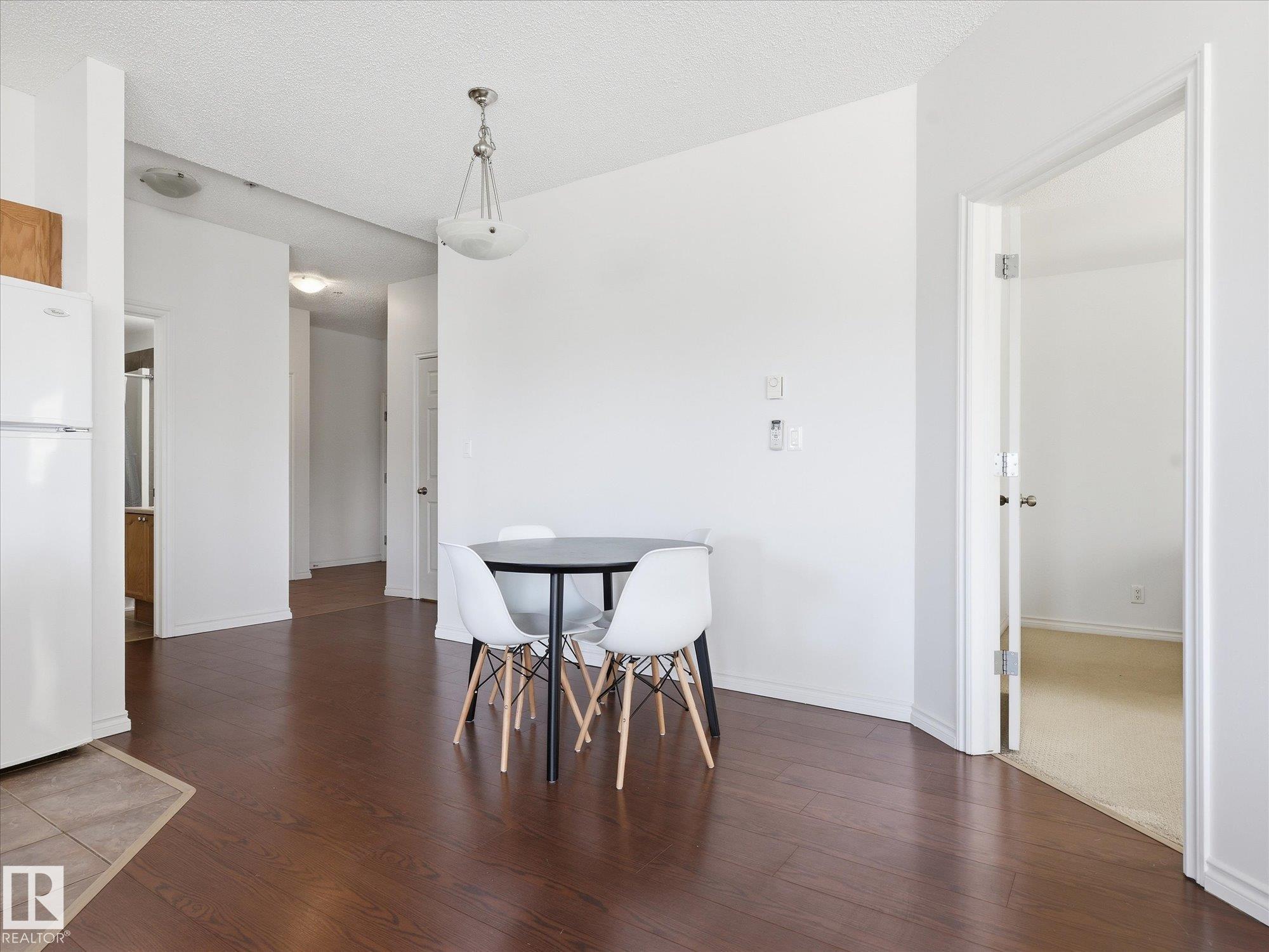 https://zimg.paragon.ice.com/ParagonImages/Property/PM/RAE/225398962/16/0/0/e500038f382c1c65893970c22d49f411/1/26975b3ebeb2e9eb8e845bac7b80d187/225398962-eef9d72d-fba2-4379-8aaa-cf8e6f2ad298.JPG